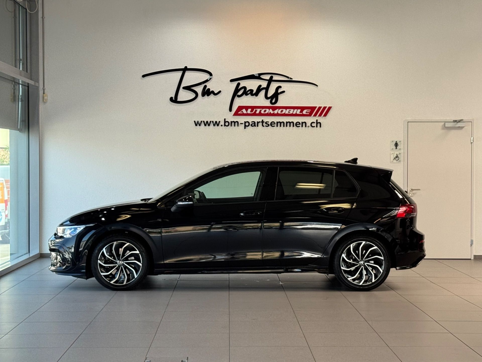 VW Golf 2.0 TSI R-Line DSG-showroom-element-2