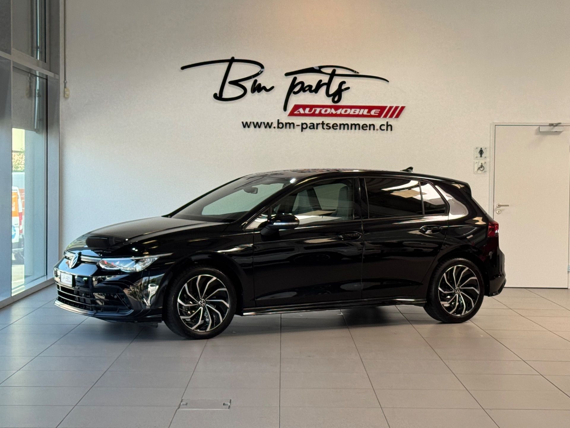 VW Golf 2.0 TSI R-Line DSG-showroom-element-1