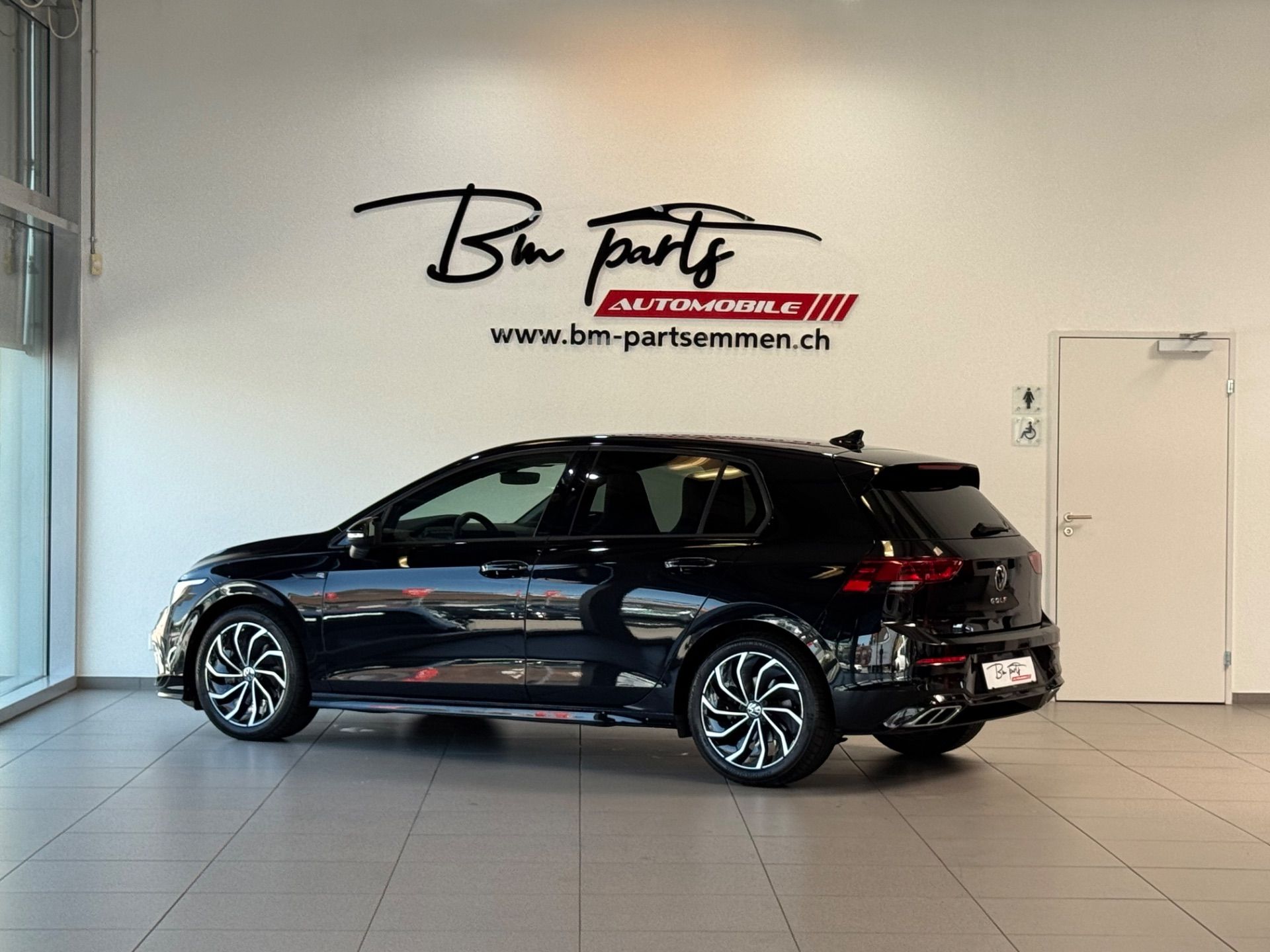 VW Golf 2.0 TSI R-Line DSG-showroom-element-3