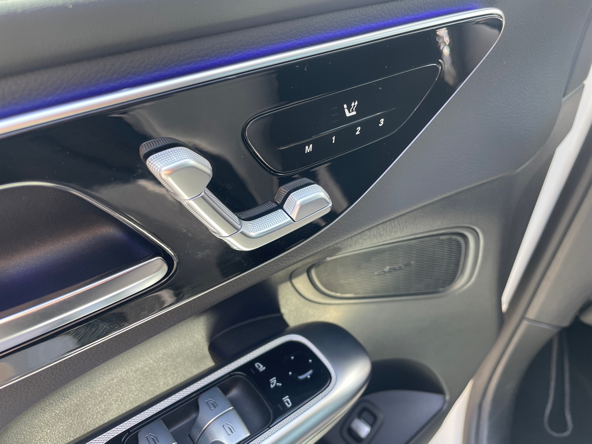 MERCEDES-BENZ GLC 220 d 4Matic 9G-Tronic AMG Line-image-13