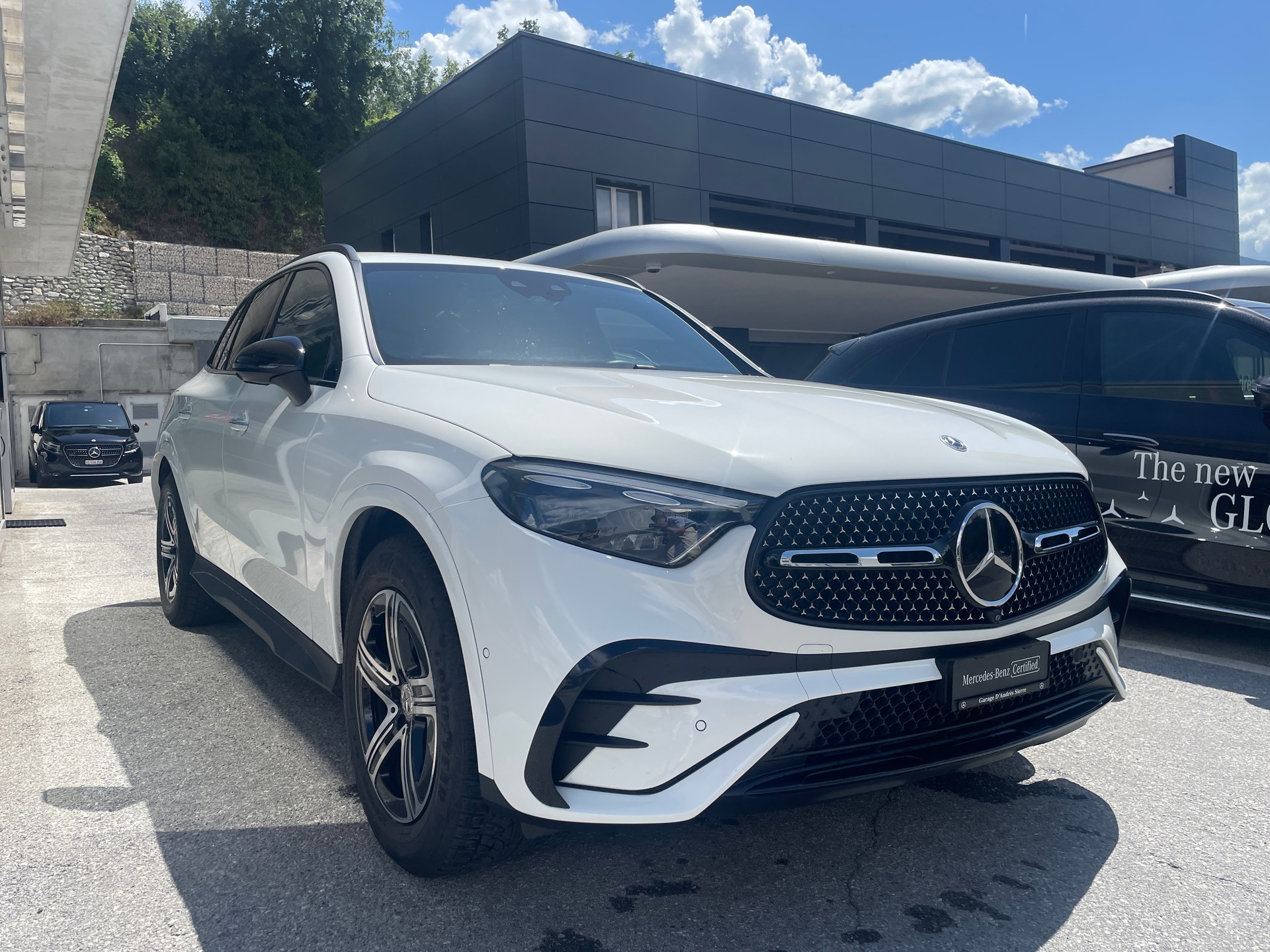 MERCEDES-BENZ GLC 220 d 4Matic 9G-Tronic AMG Line-showroom-element-3