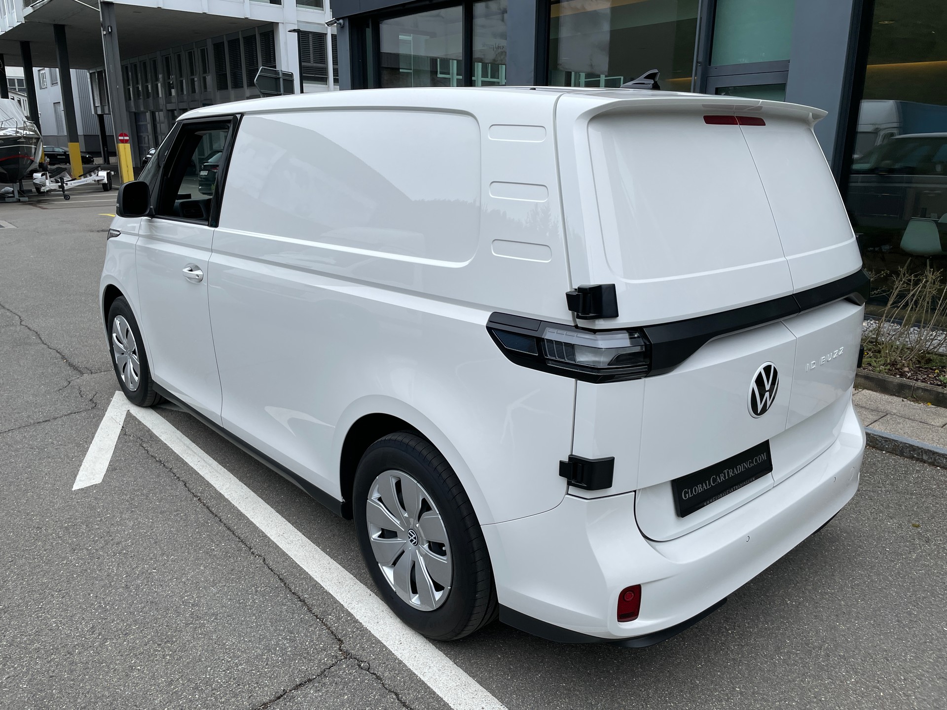 VW ID. Buzz Cargo-showroom-element-2