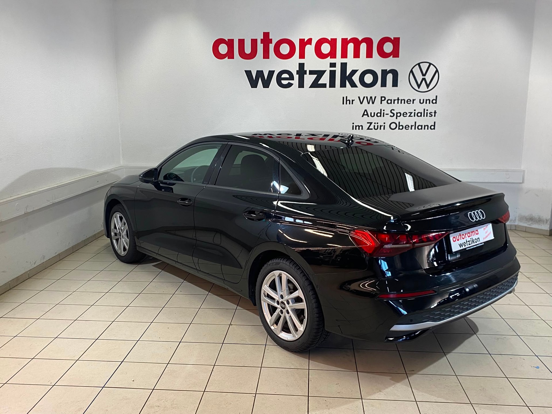 AUDI A3 Limousine TFSI 110 kW advanced S tronic-showroom-element-2