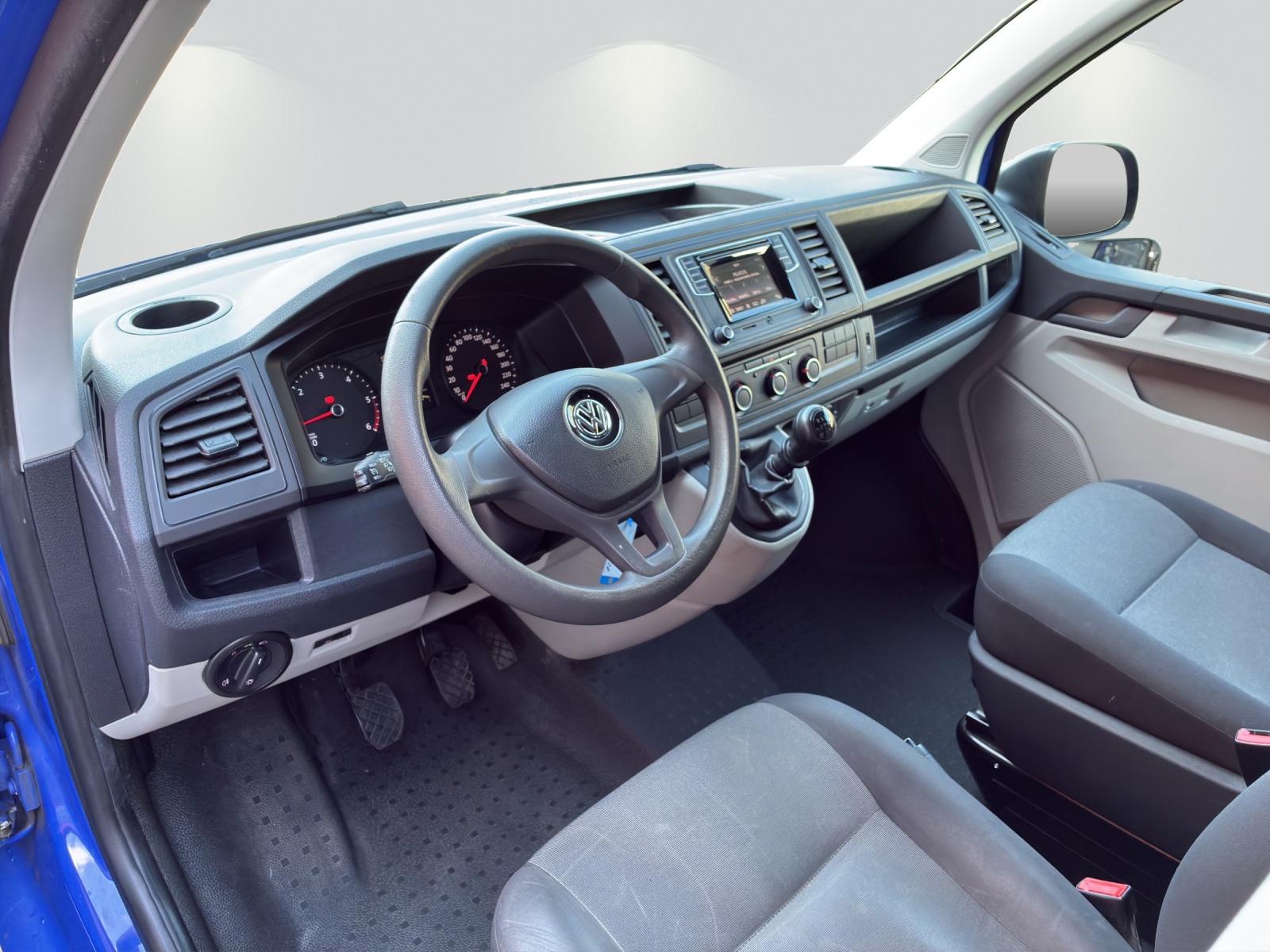 VW T6 2.0 TDI Entry-image-4