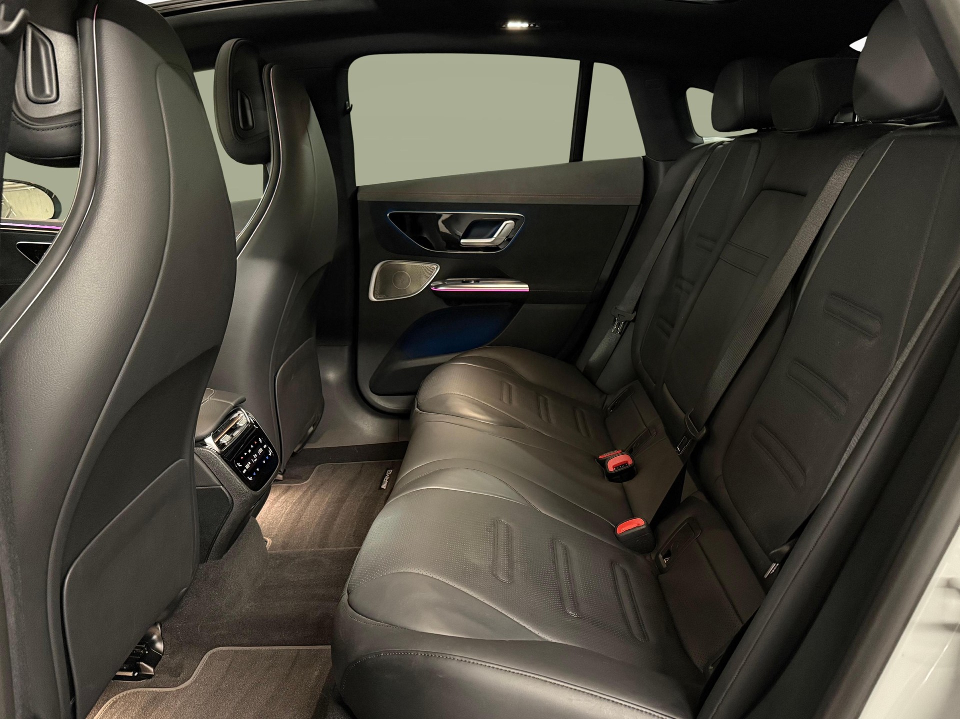 MERCEDES-BENZ EQE 43 AMG 4matic-image-10