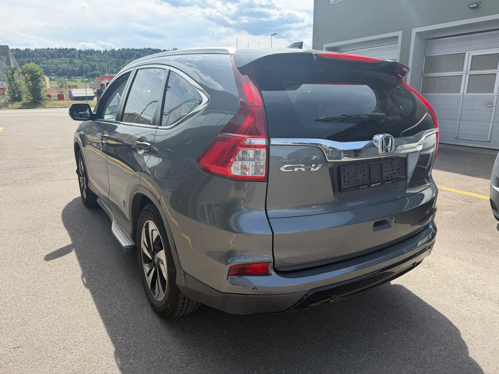 HONDA CR-V 1.6 i-DTEC Executive 4WD Automatic-image-3