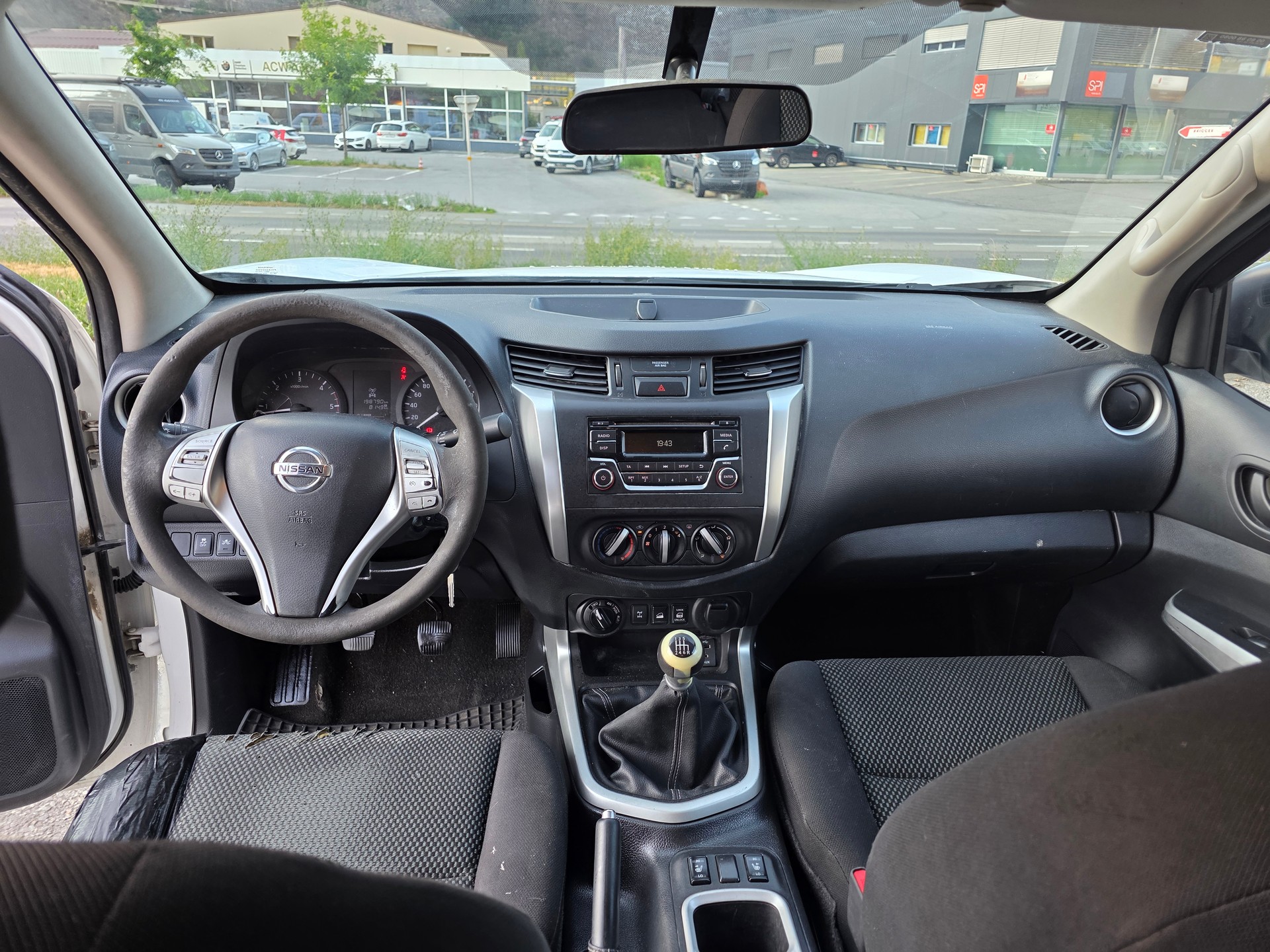 NISSAN Navara Double Cab Acenta 2.3 dCi 4WD-image-12