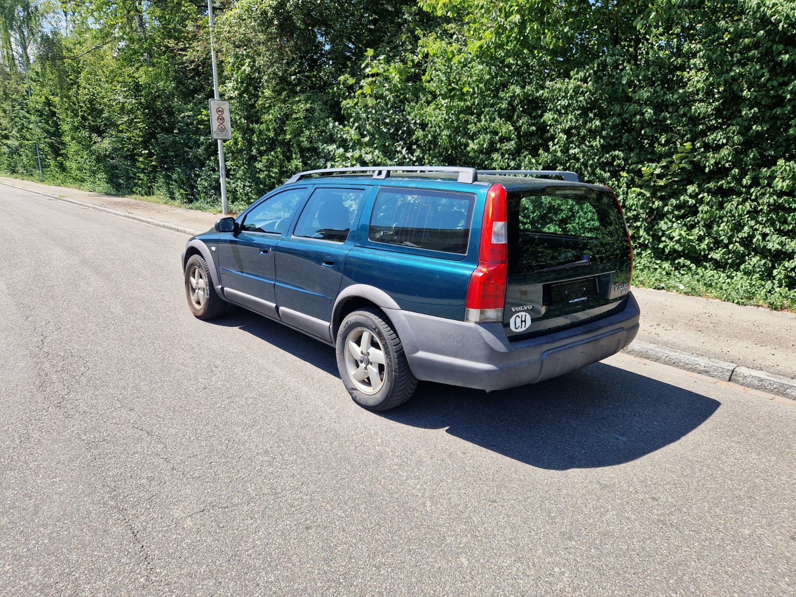 VOLVO V70 2.4T XC AWD-image-2