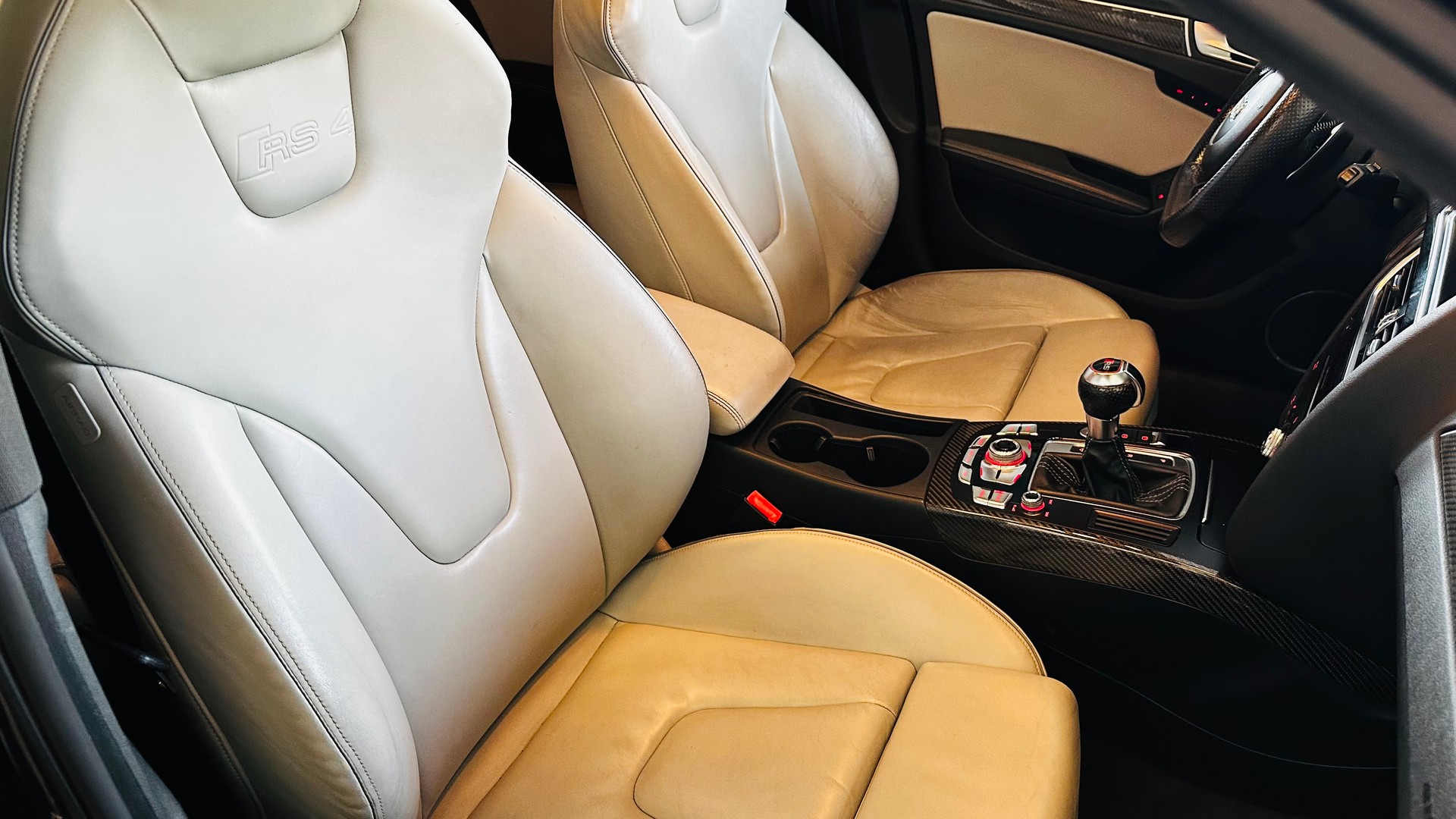 AUDI RS4 Avant 4.2 FSI V8 quattro S-tronic "FRISCH AB MFK"-image-14