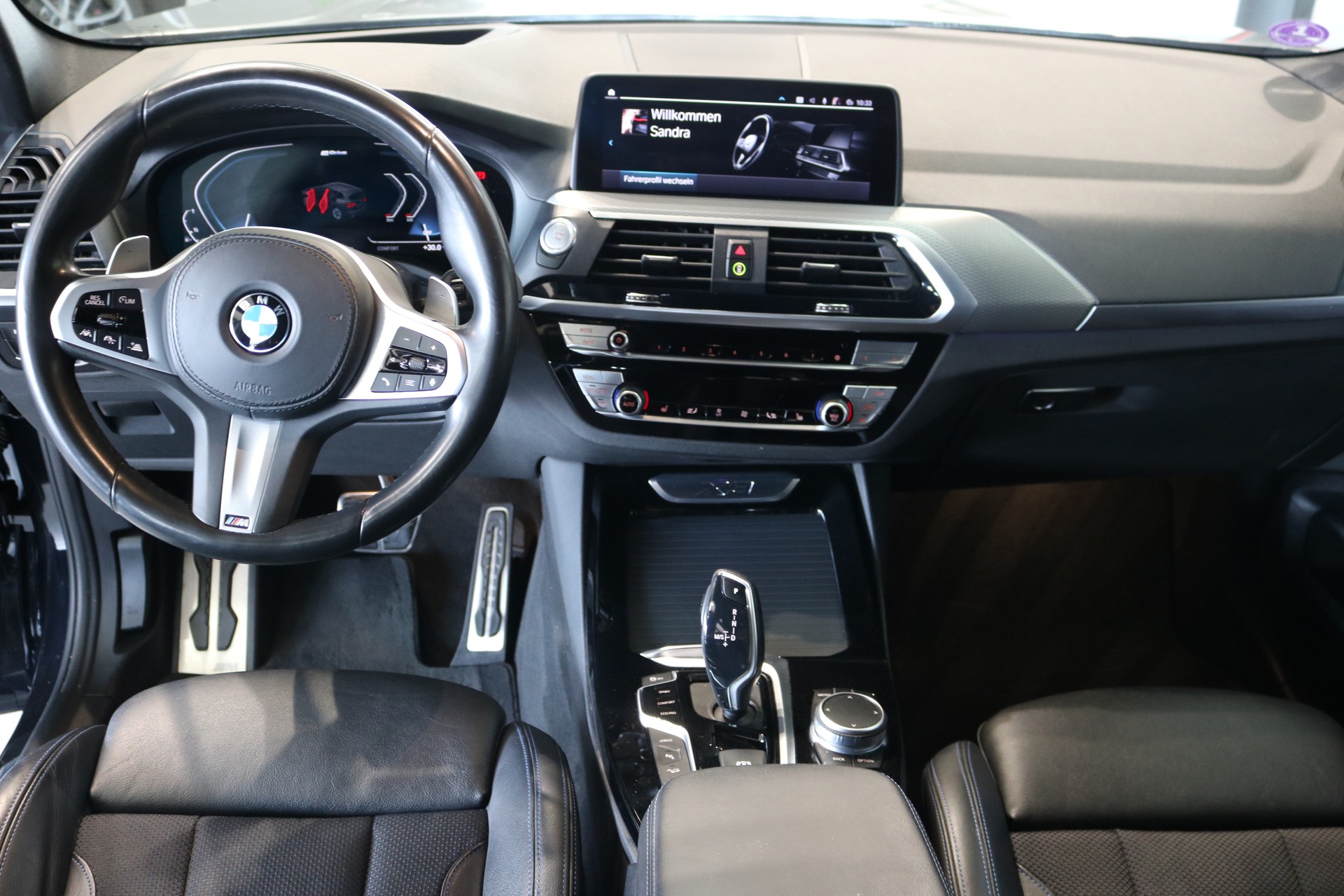 BMW X3 xDrive 30e M Sport-showroom-element-2