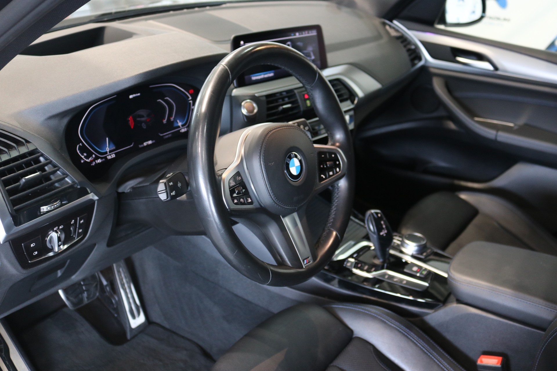 BMW X3 xDrive 30e M Sport-showroom-element-1
