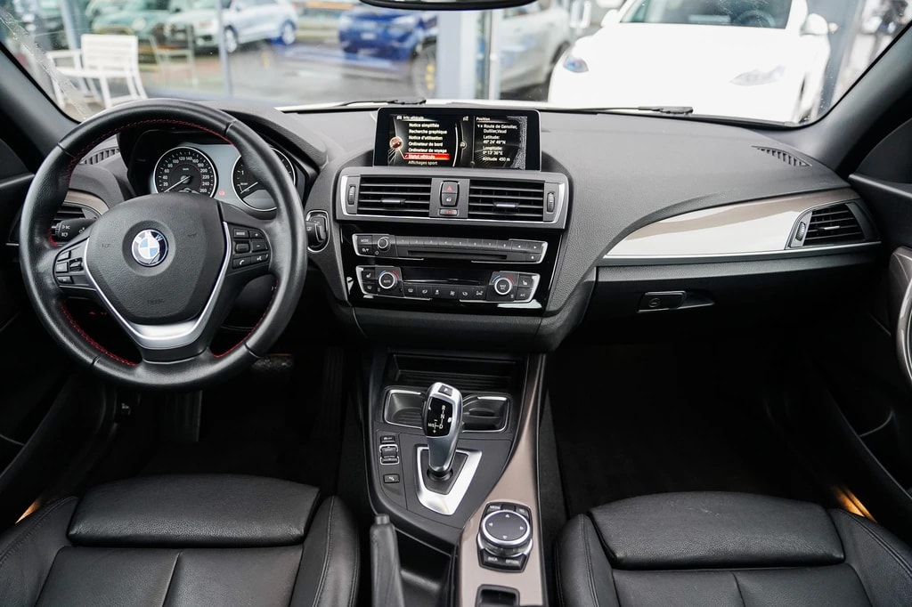 BMW 220i Sport Line Steptronic-image-8