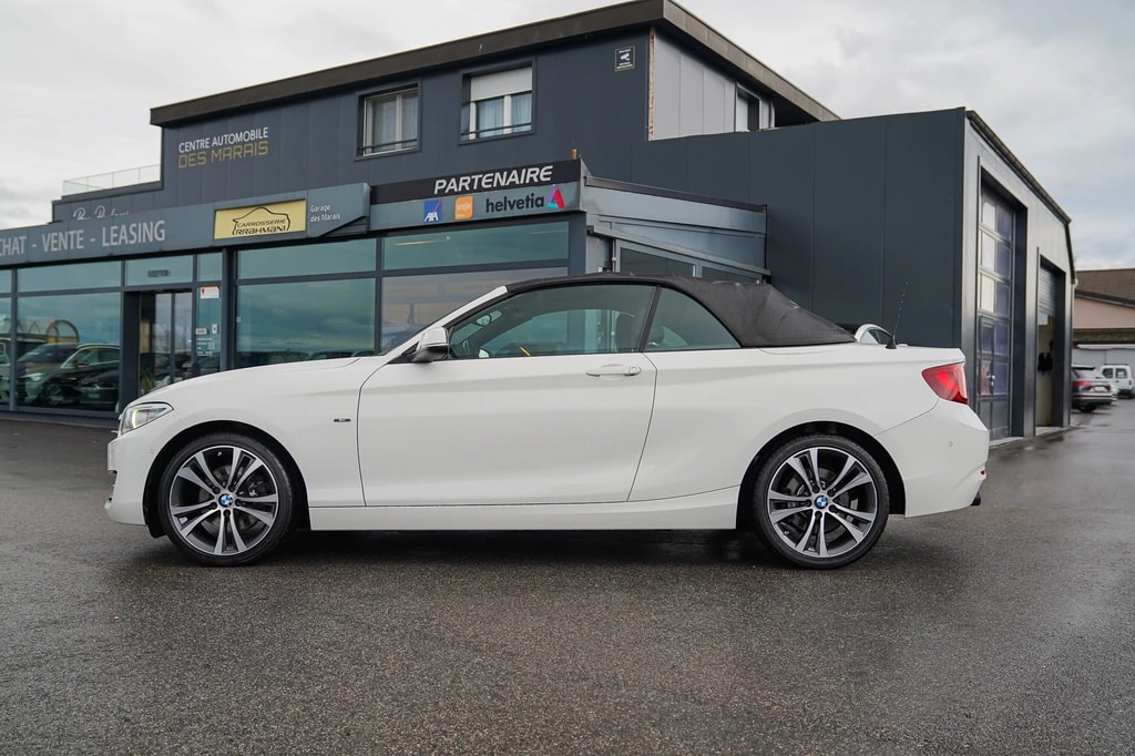 BMW 220i Sport Line Steptronic-showroom-element-2