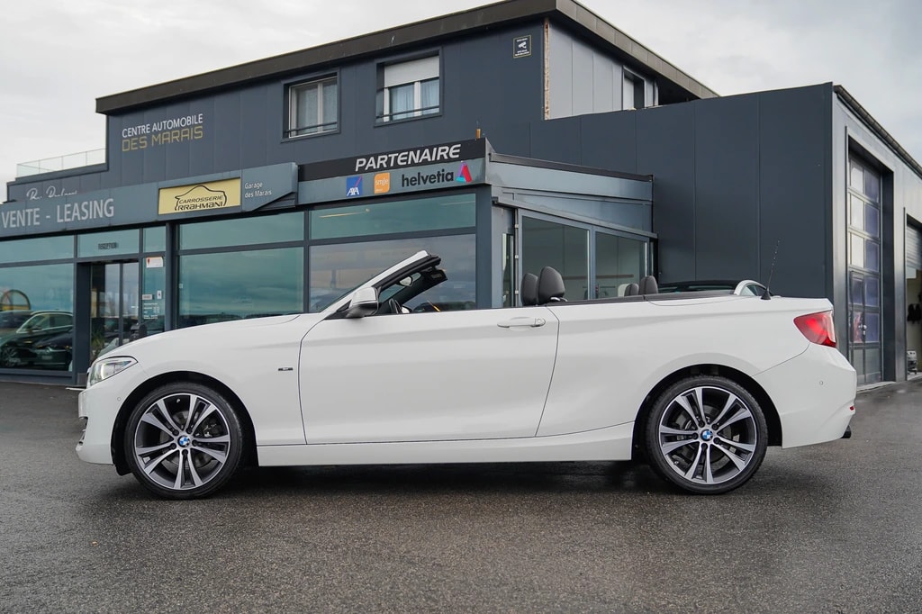 BMW 220i Sport Line Steptronic-showroom-element-3