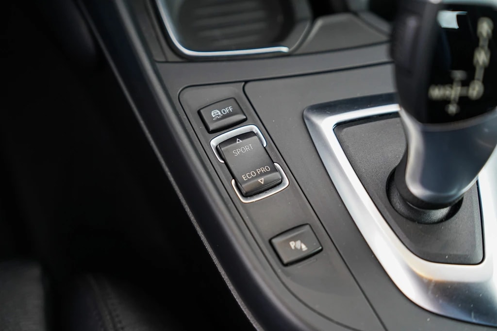 BMW 220i Sport Line Steptronic-image-20