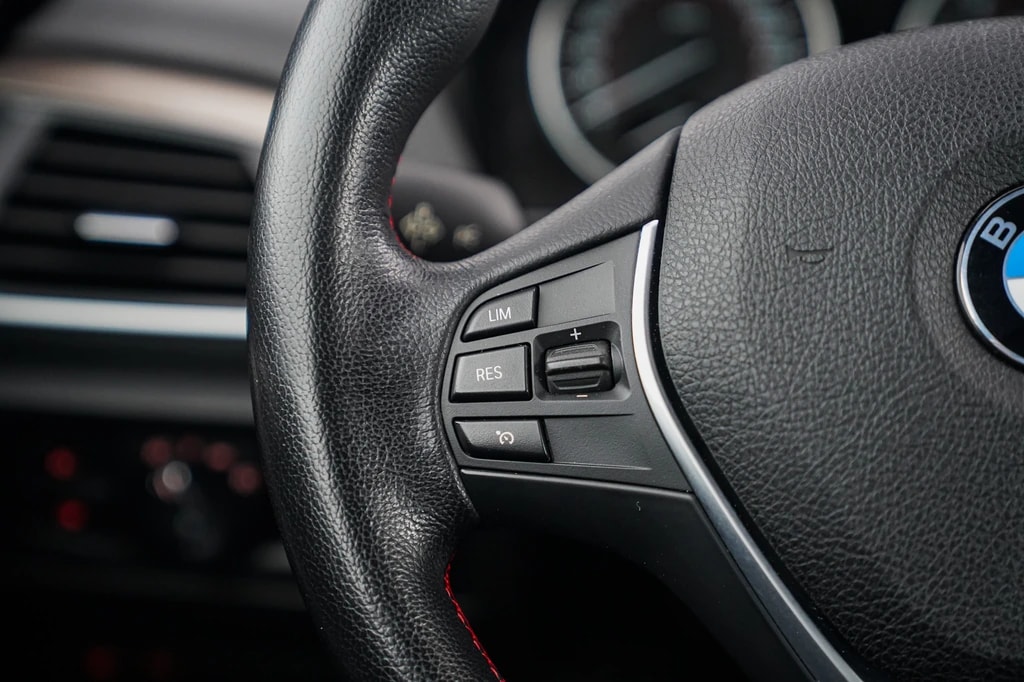 BMW 220i Sport Line Steptronic-image-17