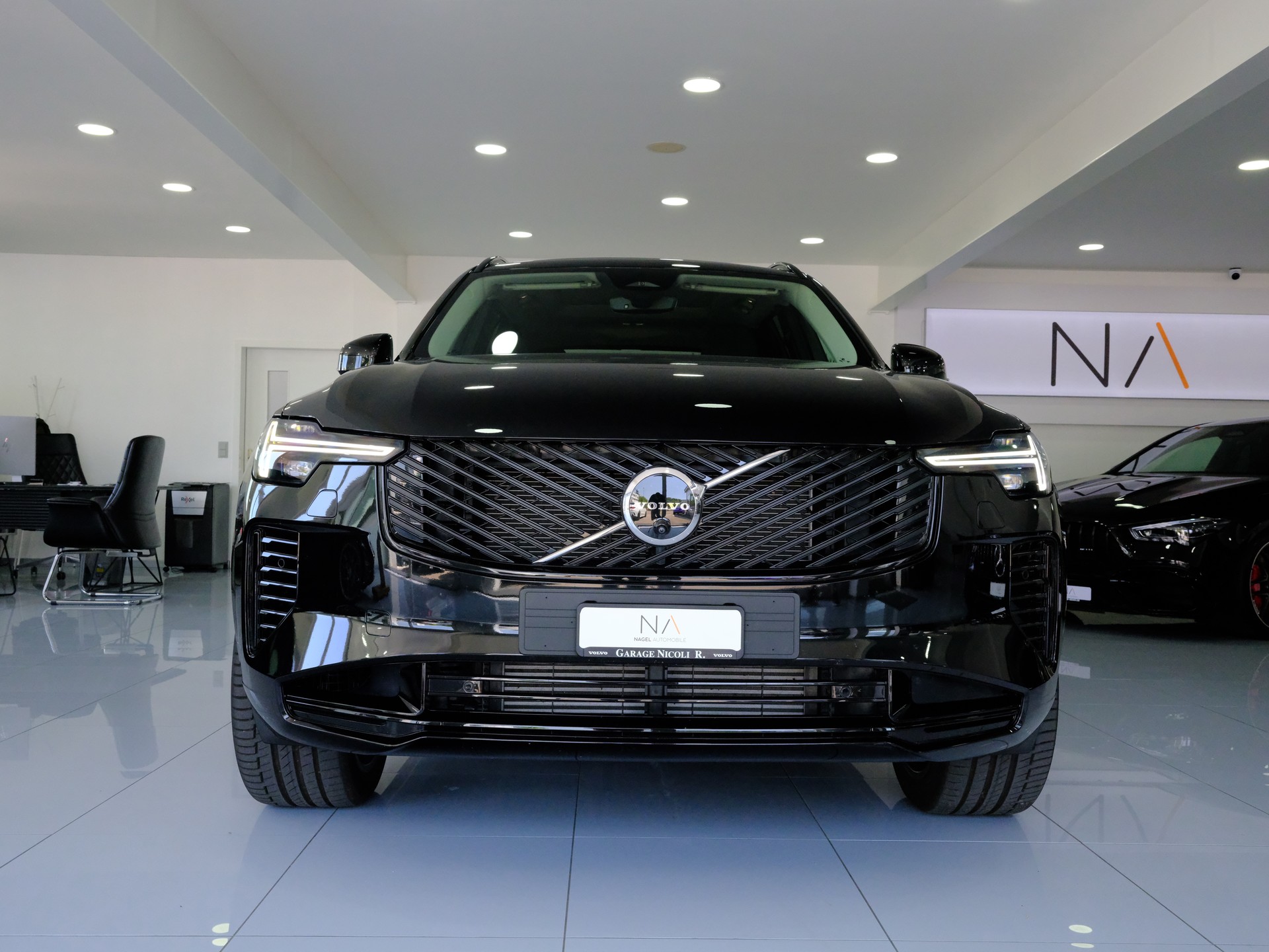 VOLVO XC90 T8 eAWD PluginHybrid Plus Dark Geartronic-showroom-element-2