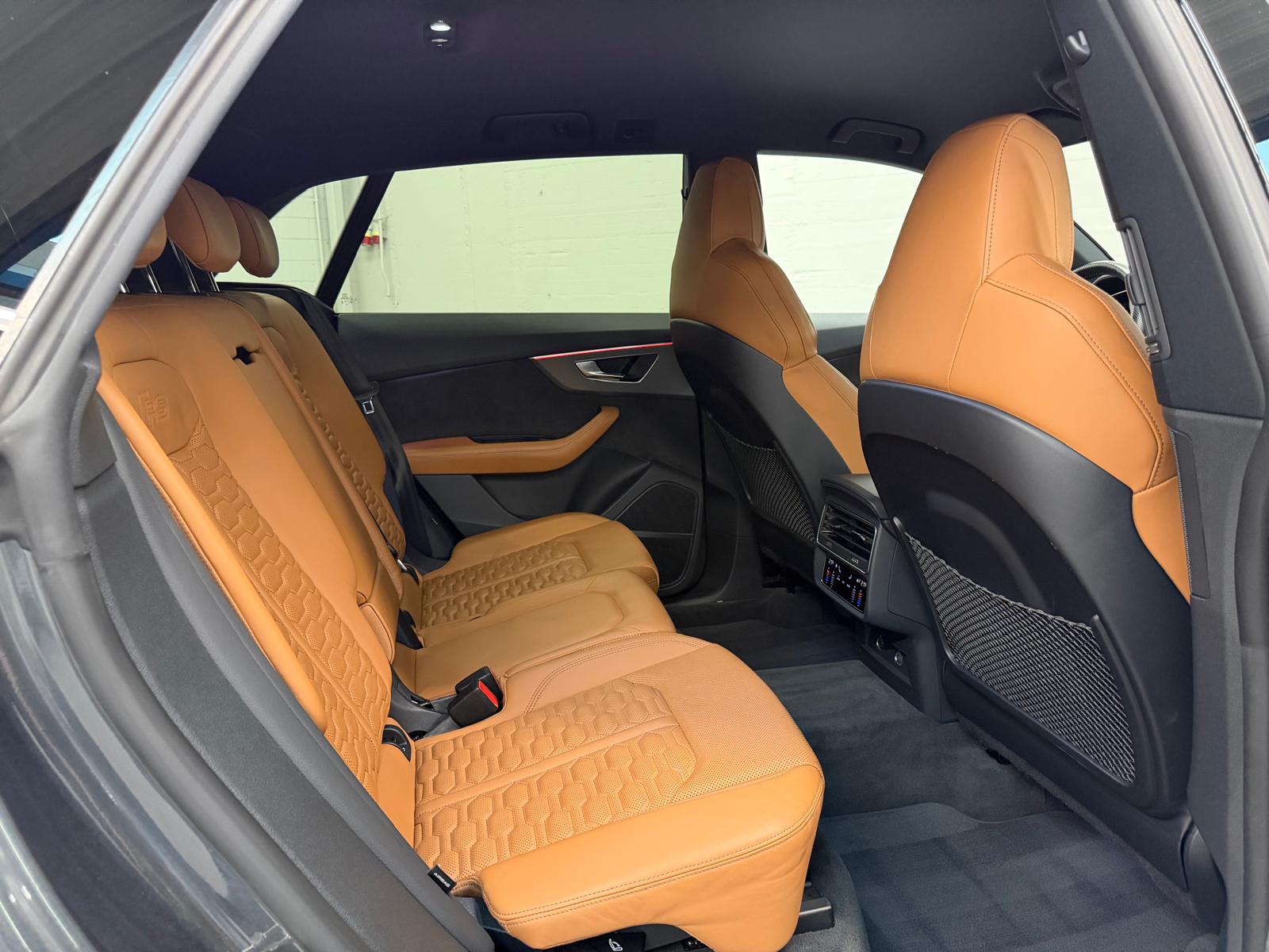 AUDI RSQ8 Limited Grey&Black Performance quattro tiptronic 2Jahre Garantie-image-14