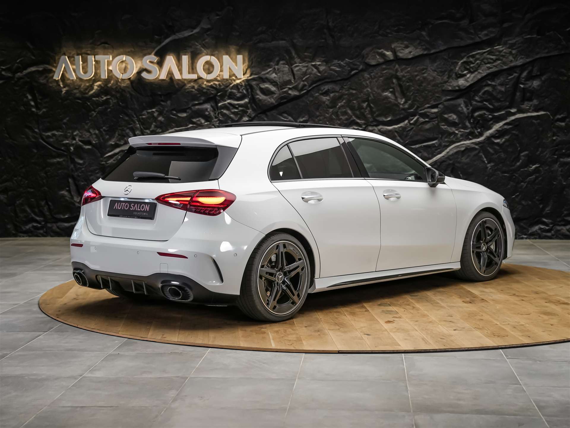MERCEDES-BENZ A 35 AMG 4Matic 8G-DCT *Panorama*Assistenten*Multibeam-LED*-image-4