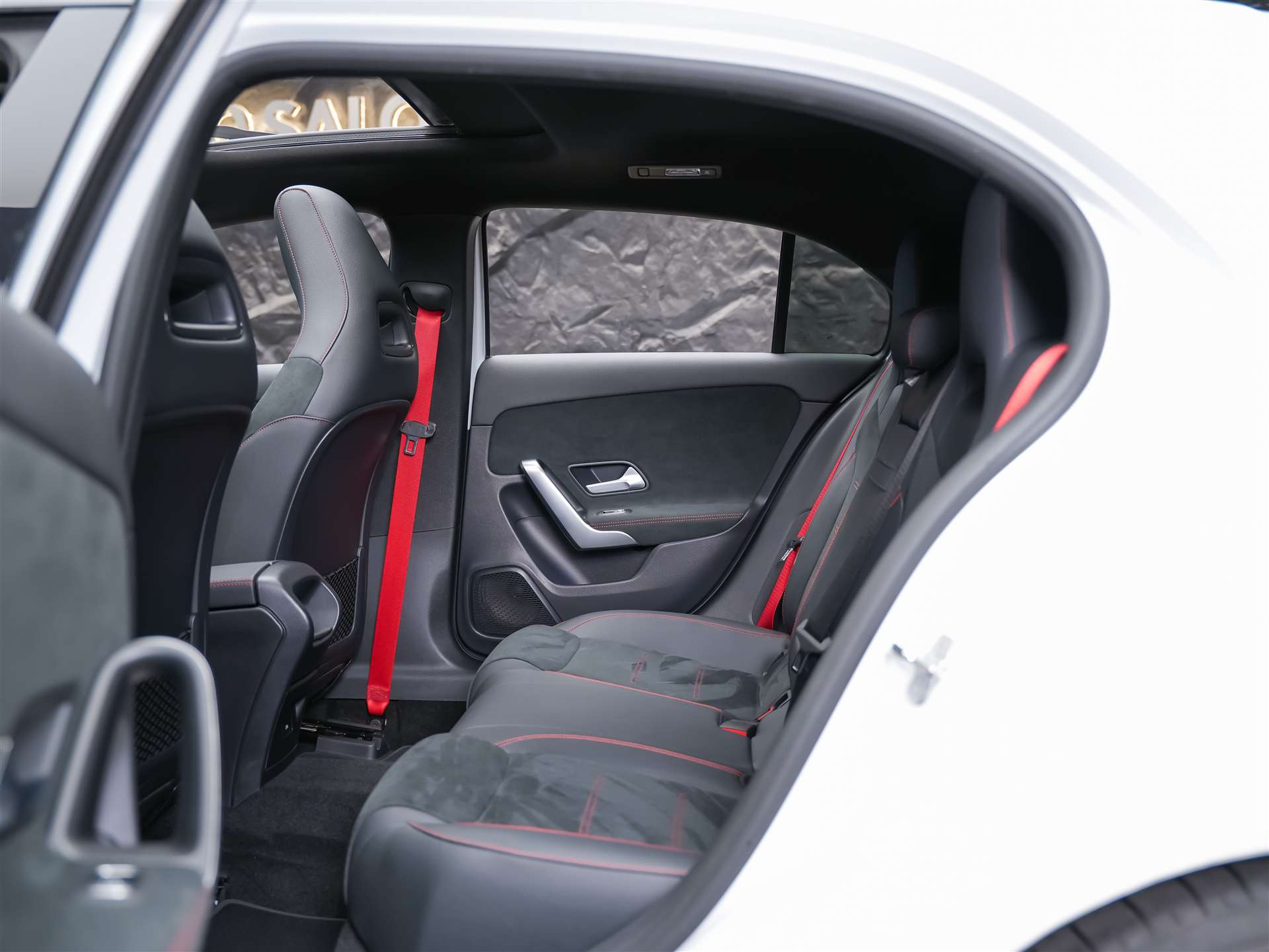 MERCEDES-BENZ A 35 AMG 4Matic 8G-DCT *Panorama*Assistenten*Multibeam-LED*-image-12