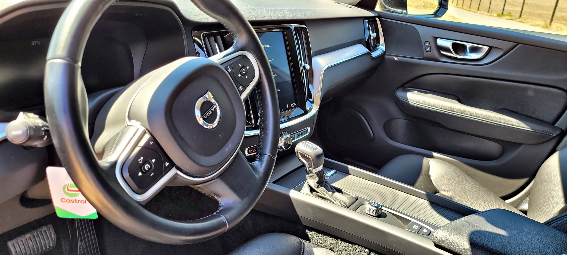 VOLVO 2.0 T6 Momentum AWD-image-2