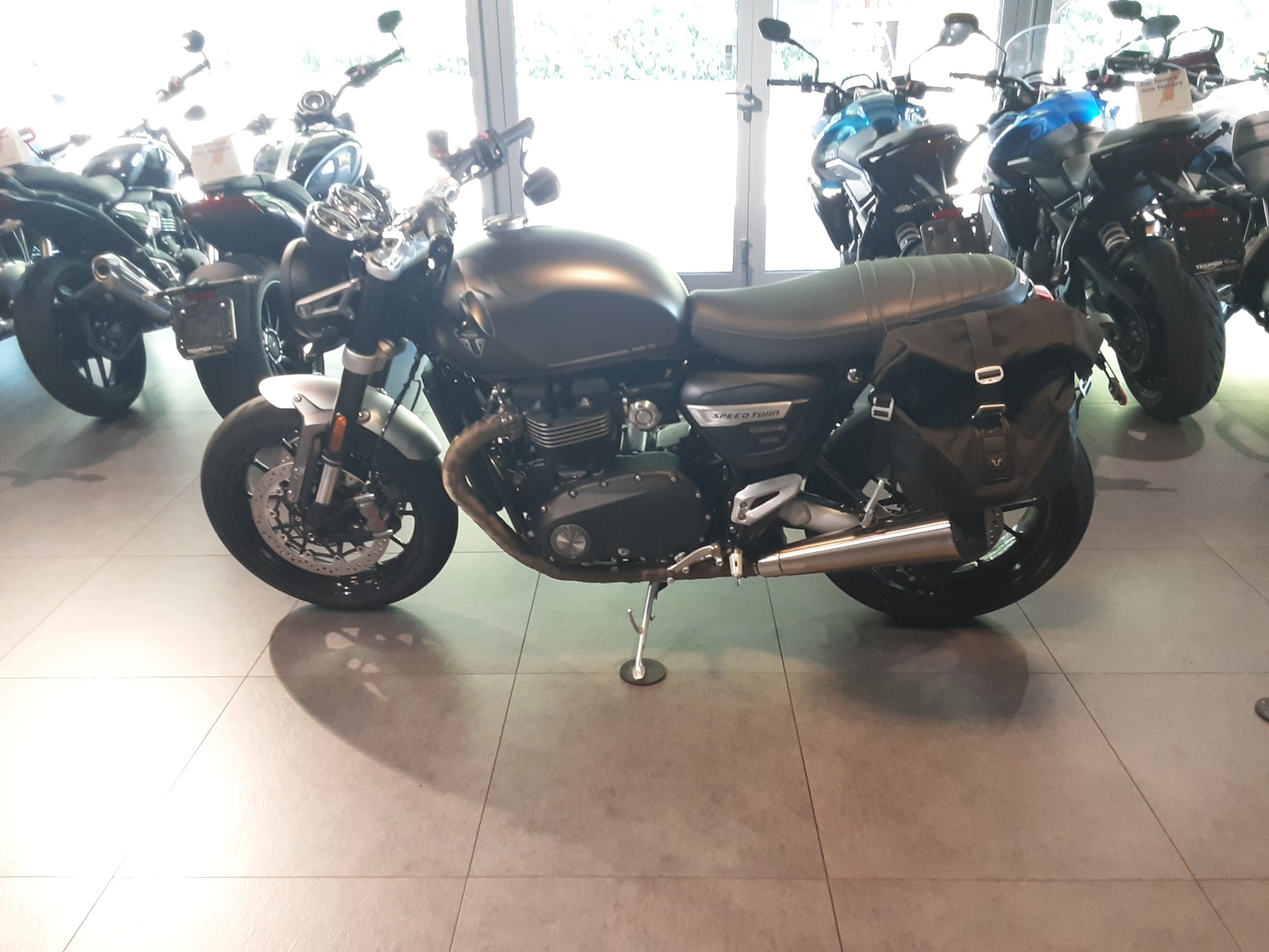 TRIUMPH Speed Twin 1200-image-1