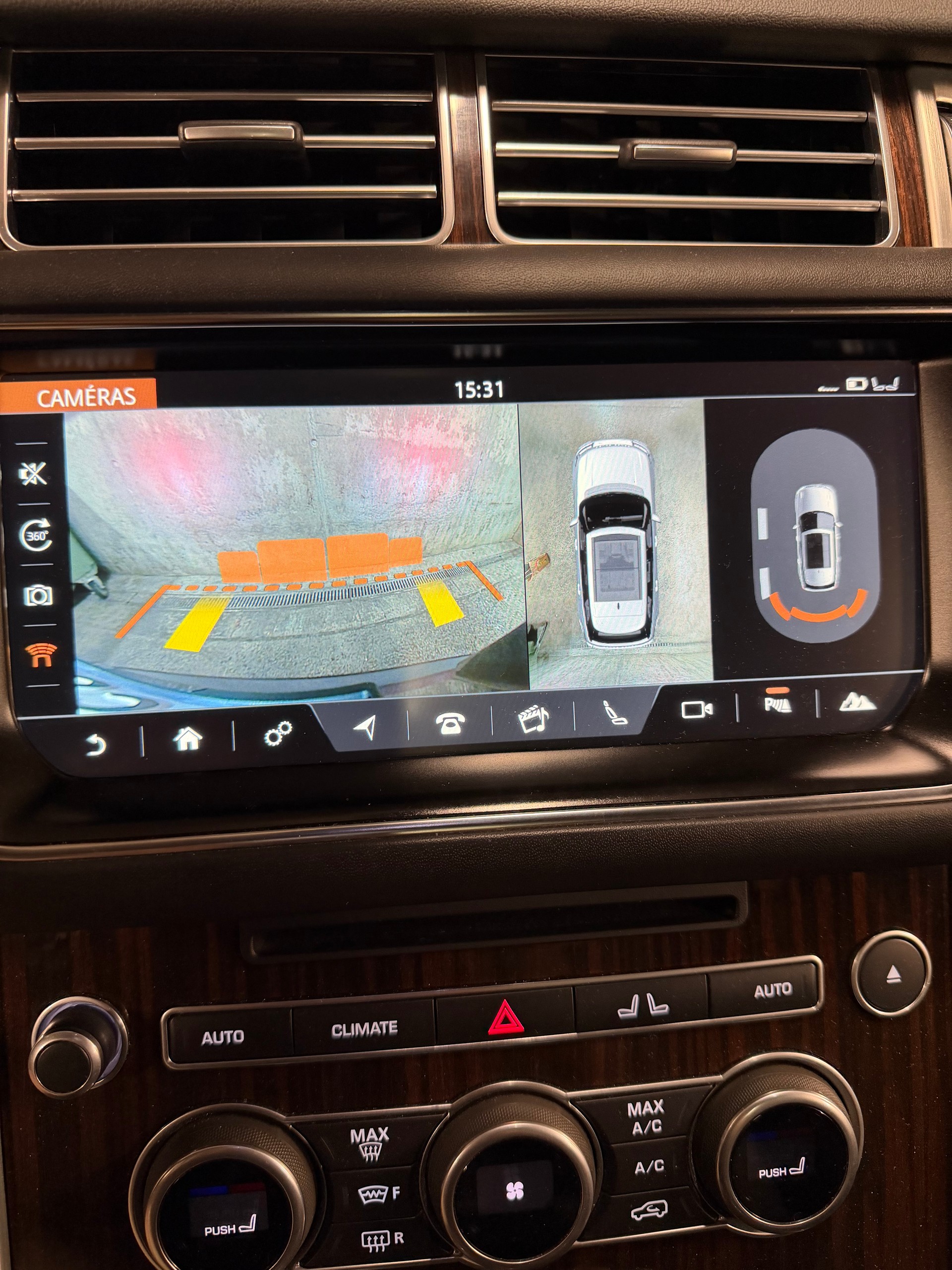 LAND ROVER 3.0 TDV6 Vogue-image-4