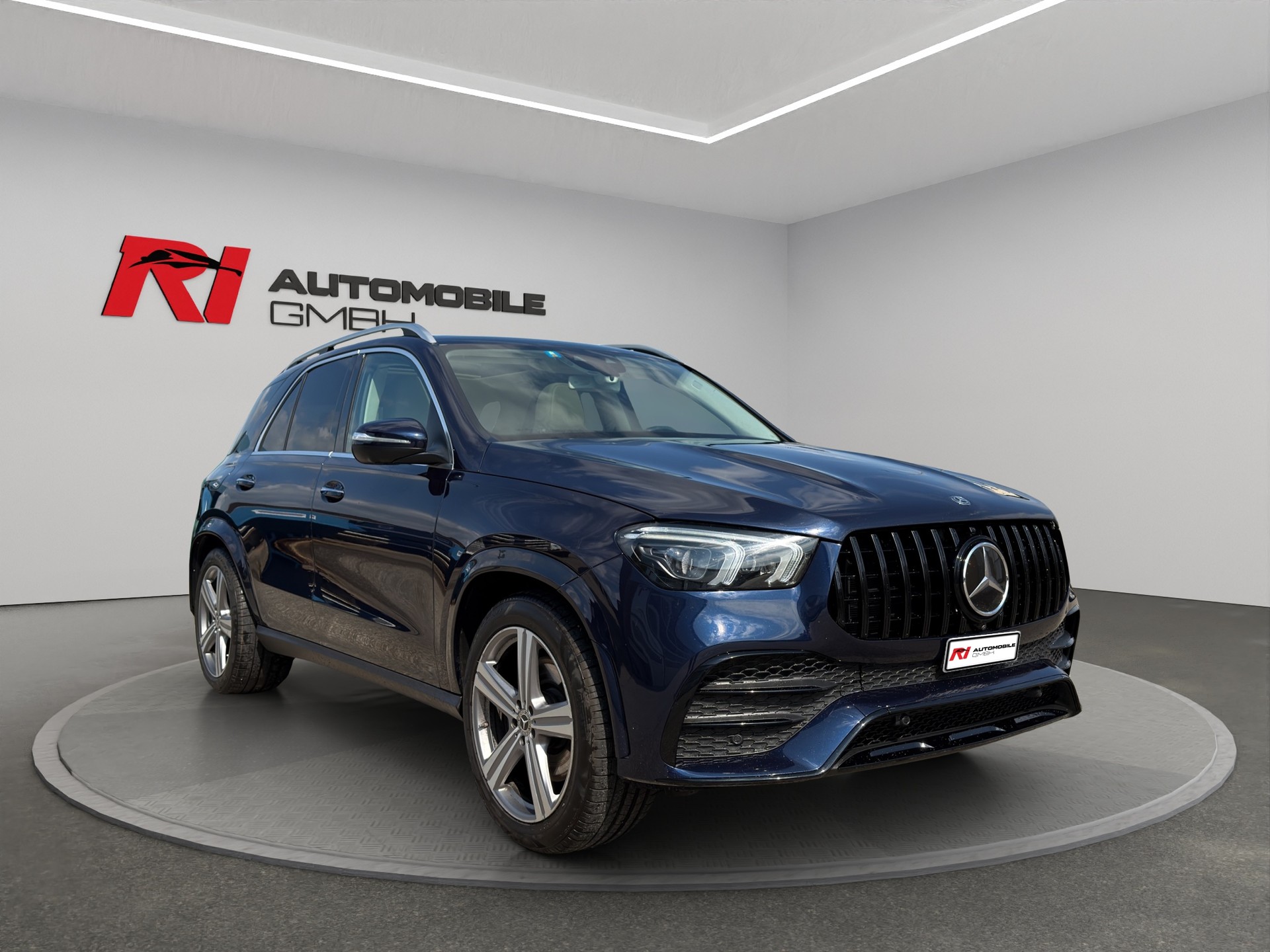 MERCEDES-BENZ GLE 450 4Matic AMG Line 9G-Tronic-showroom-element-2