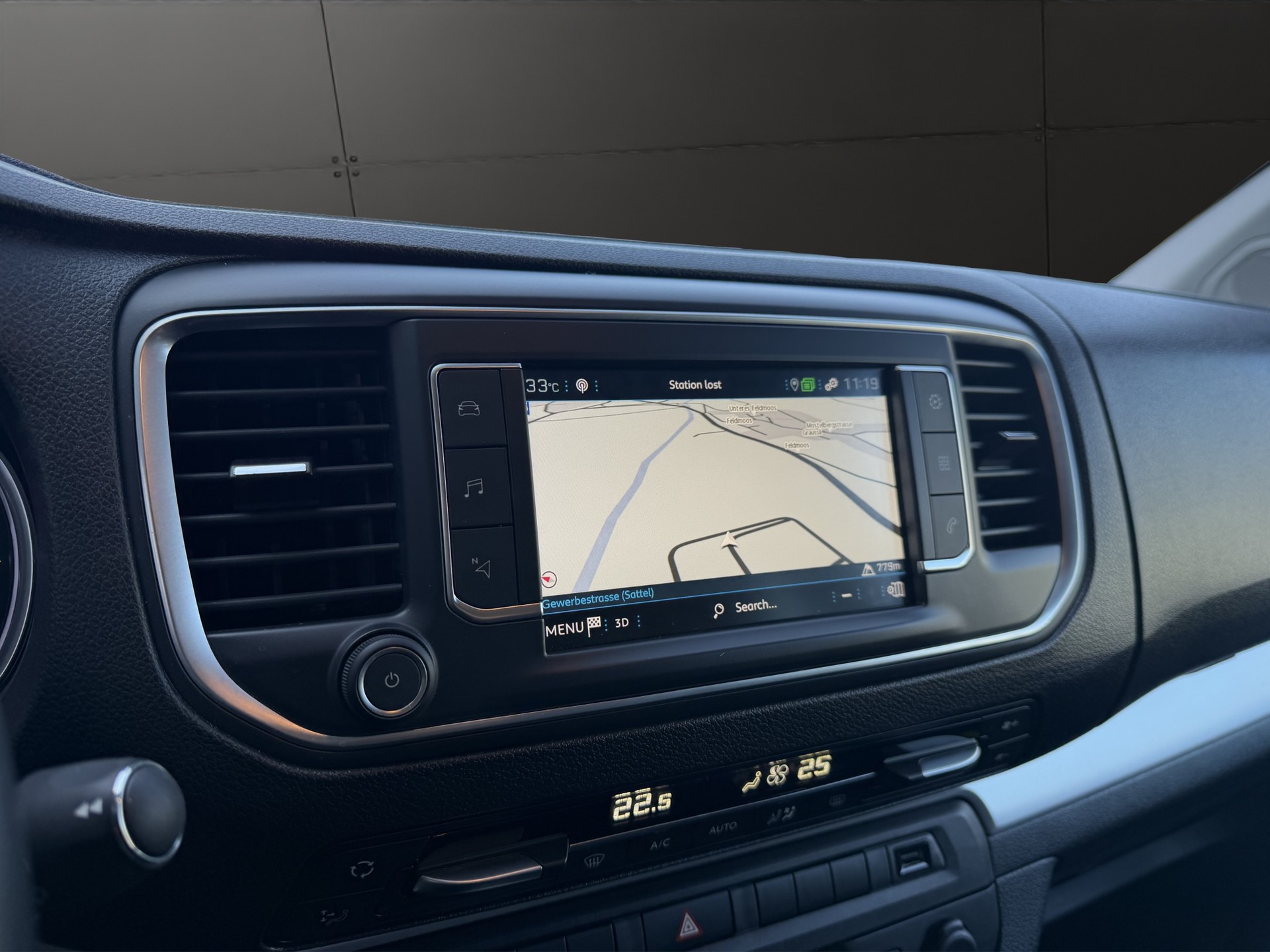 PEUGEOT Traveller 2.0 BlueHDi Business Standard EAT8-image-11