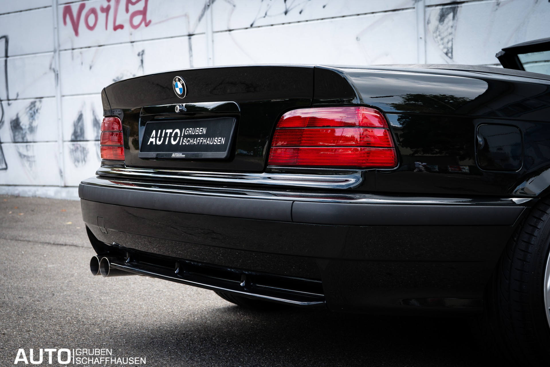 BMW 325i Cabrio-image-29