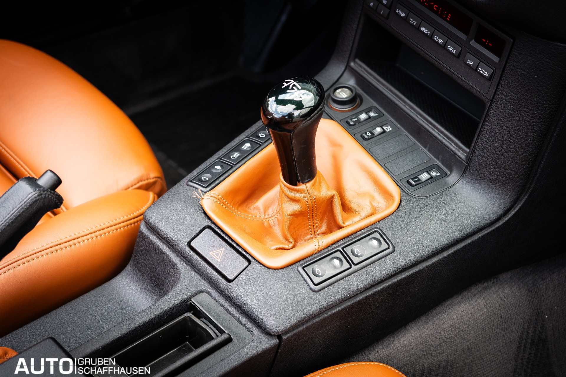 BMW 325i Cabrio-image-19