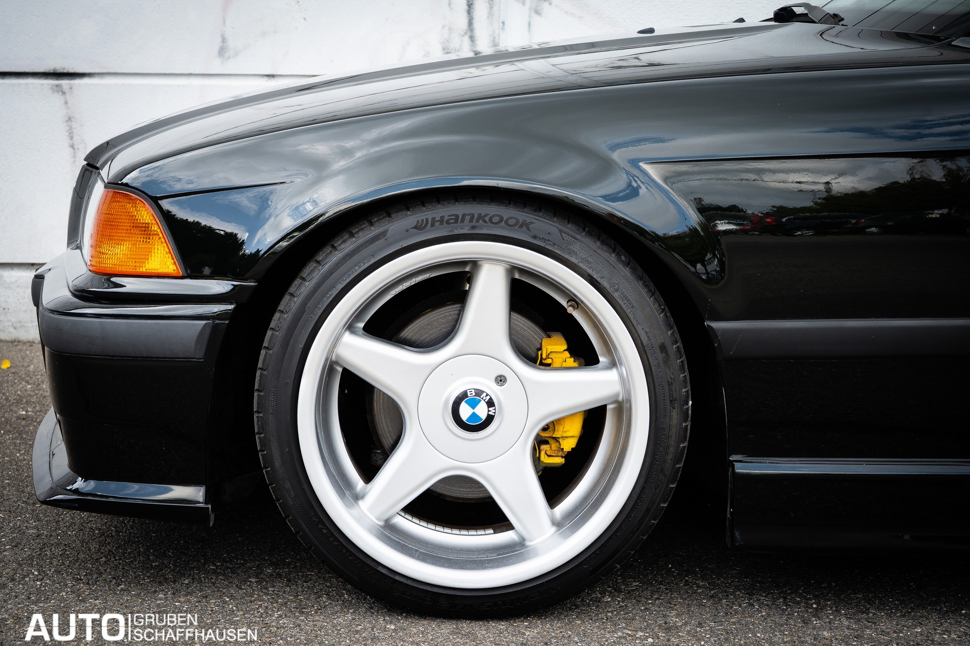 BMW 325i Cabrio-image-11