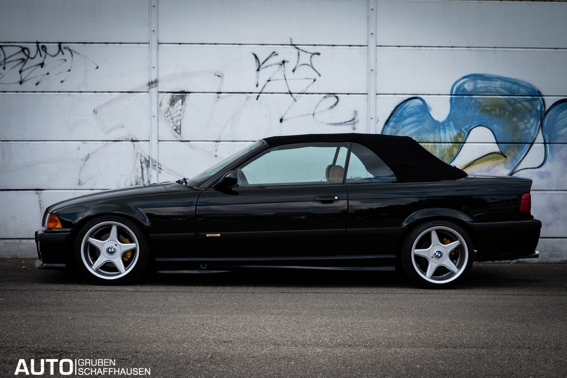 BMW 325i Cabrio-image-12