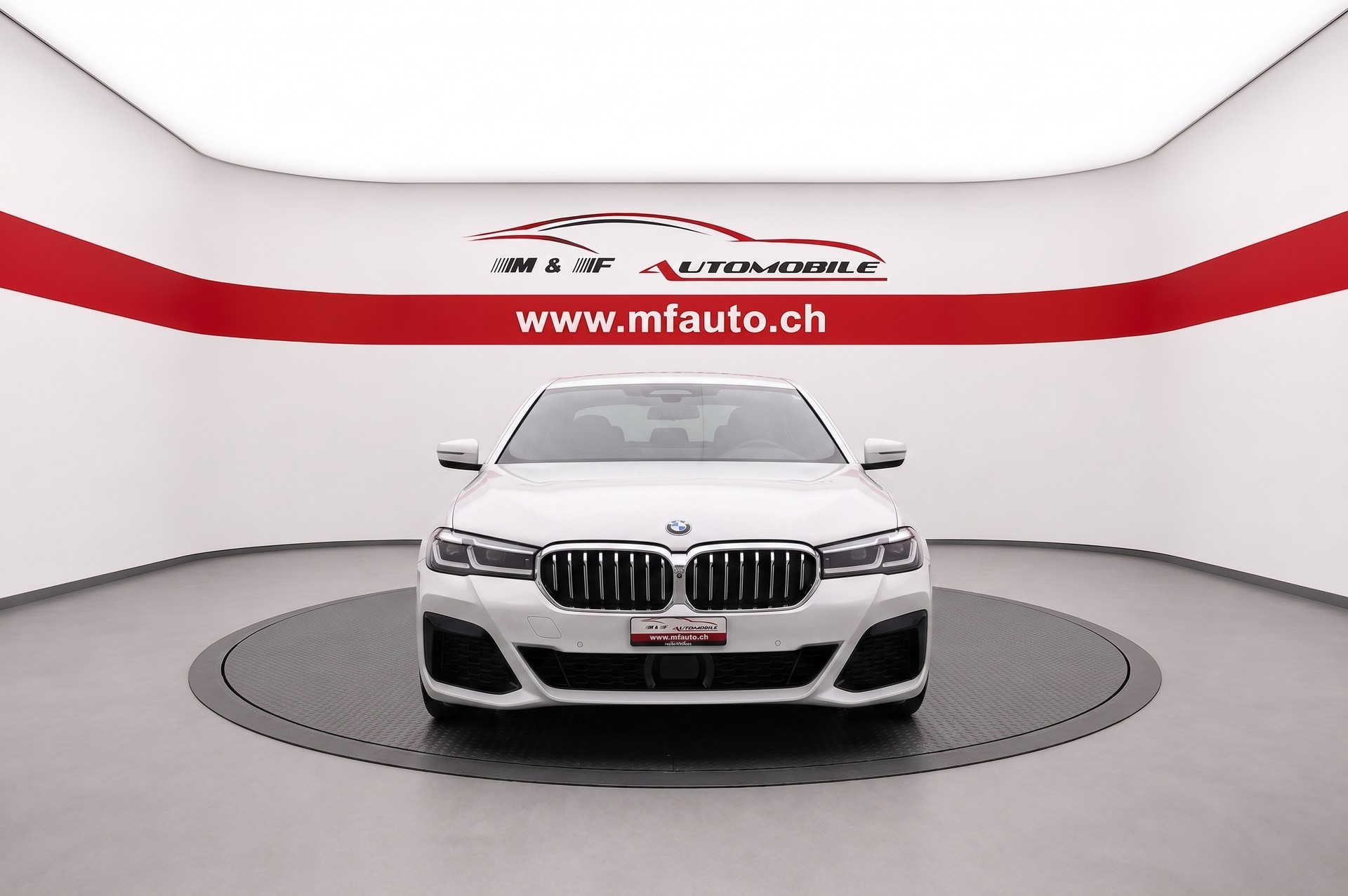 BMW 530e xDrive SAG M-SPORT PRO * CH FAHRZEUG AUS 1. HAND * Harman/Kardon * Parking Assistant Plus *-showroom-element-1