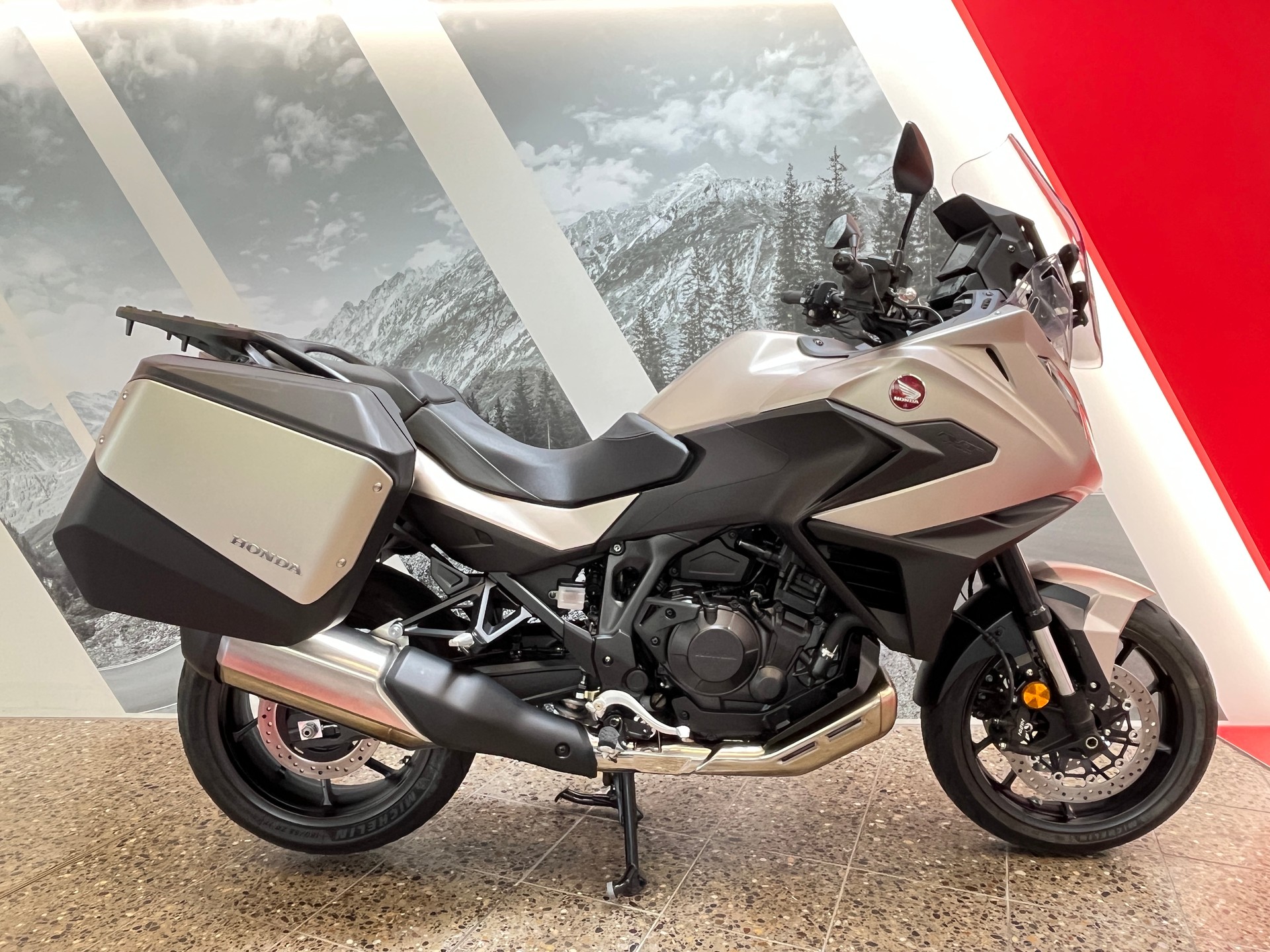 HONDA NT 1000 A Modell 2025 frisch ab grossem Service