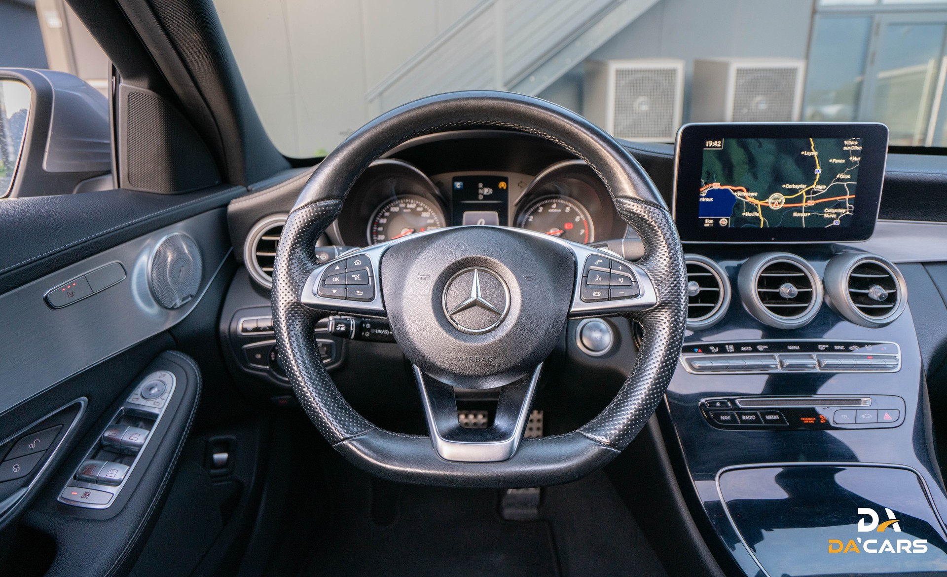 MERCEDES-BENZ C 400 AMG Line 4Matic 7G-Tronic-image-8