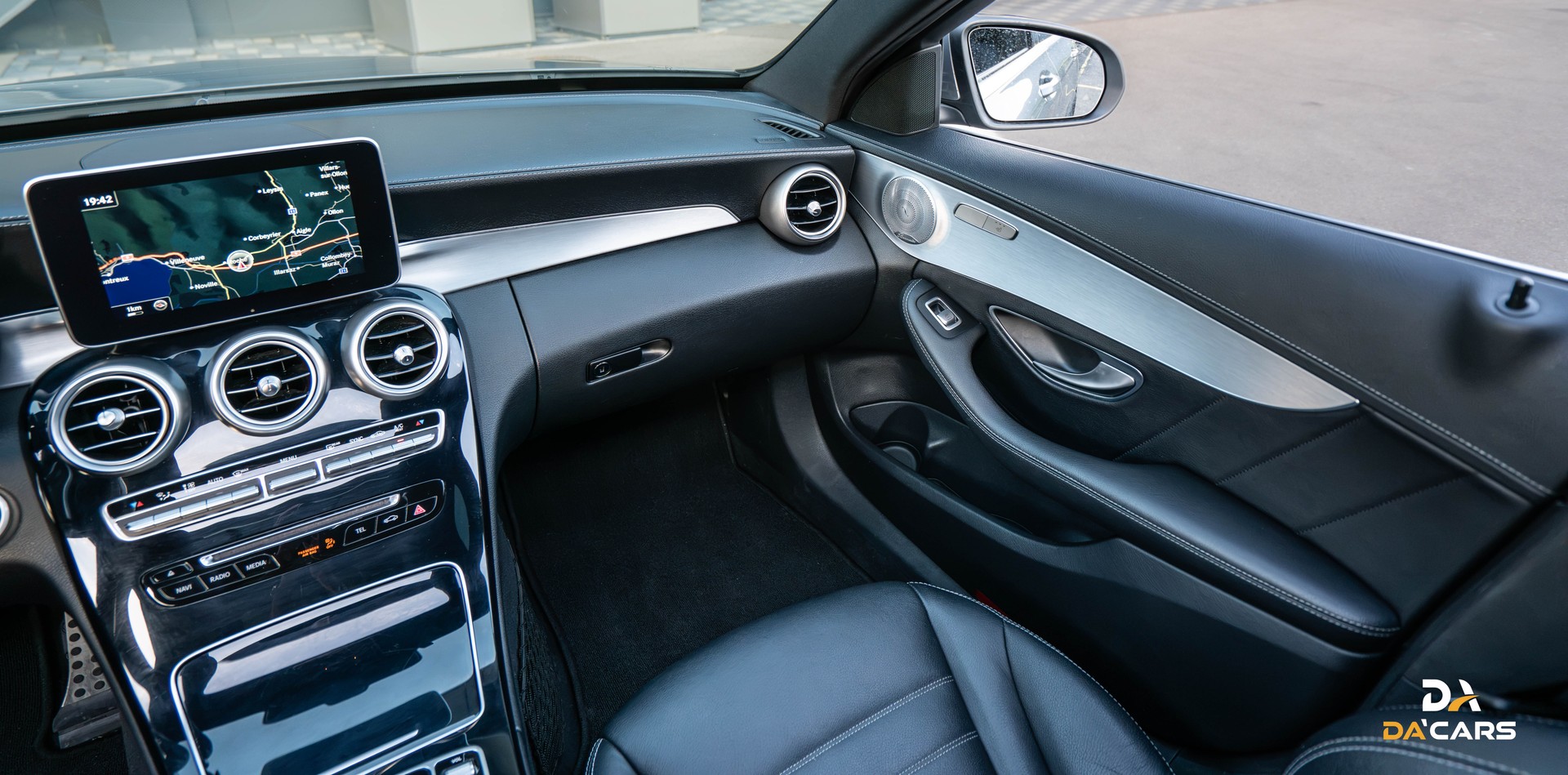 MERCEDES-BENZ C 400 AMG Line 4Matic 7G-Tronic-image-11