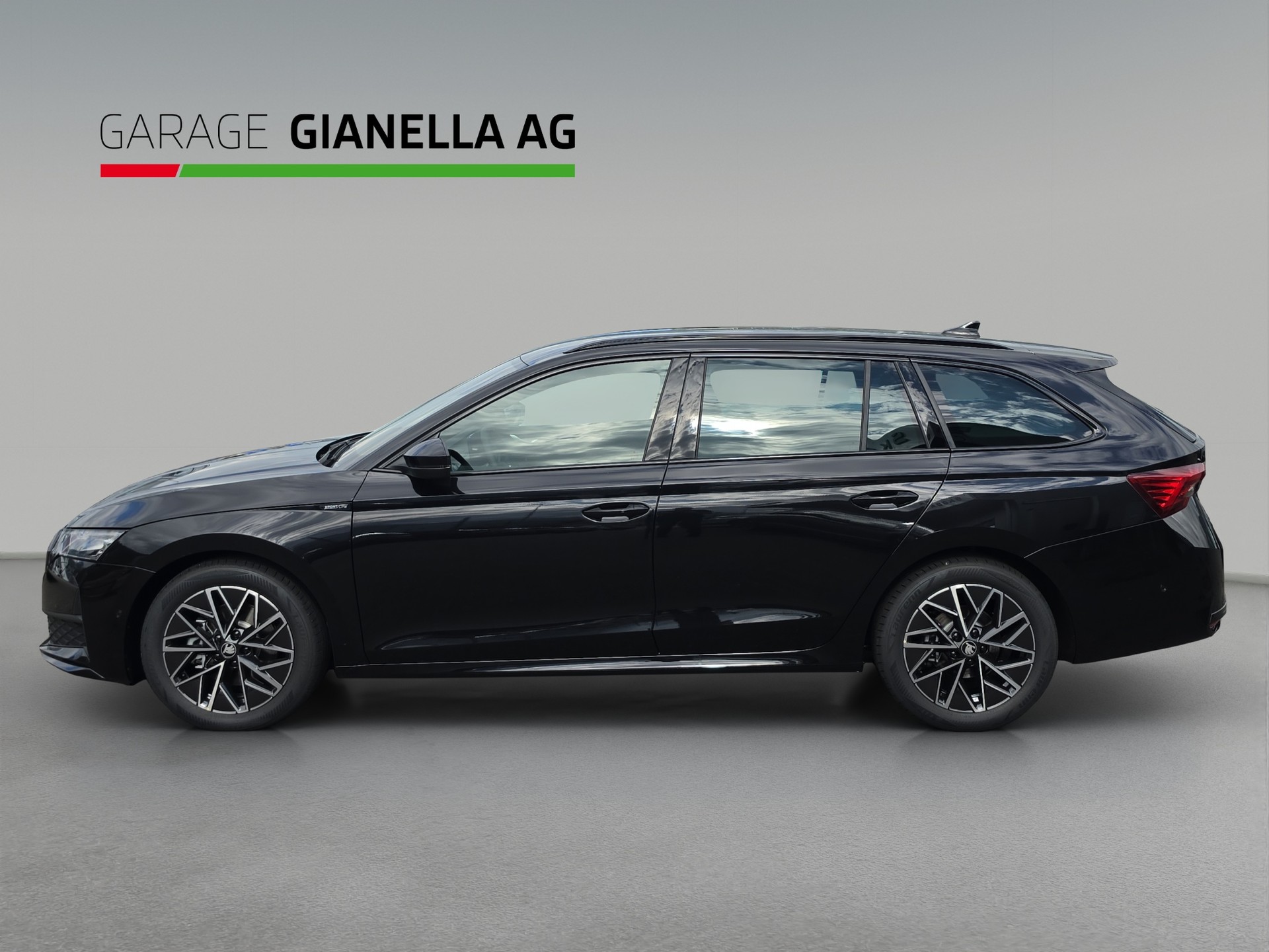 SKODA Octavia Combi 2.0 TSI DSG Dynamic 4x4-showroom-element-1