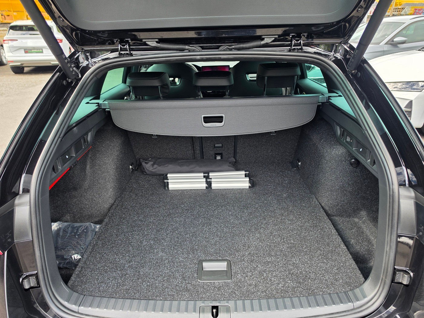 SKODA Octavia Combi 2.0 TSI DSG Dynamic 4x4-image-5
