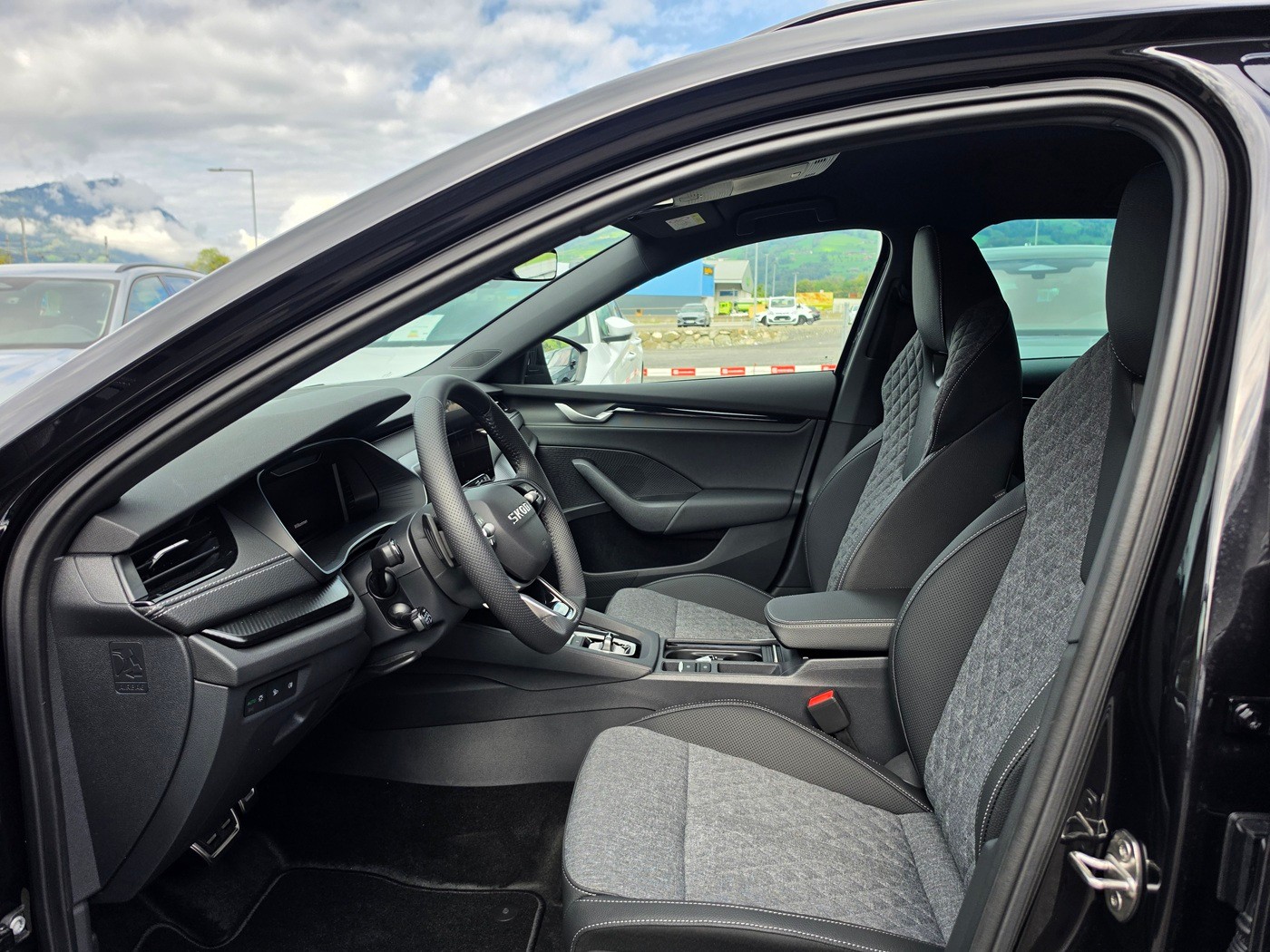 SKODA Octavia Combi 2.0 TSI DSG Dynamic 4x4-image-7