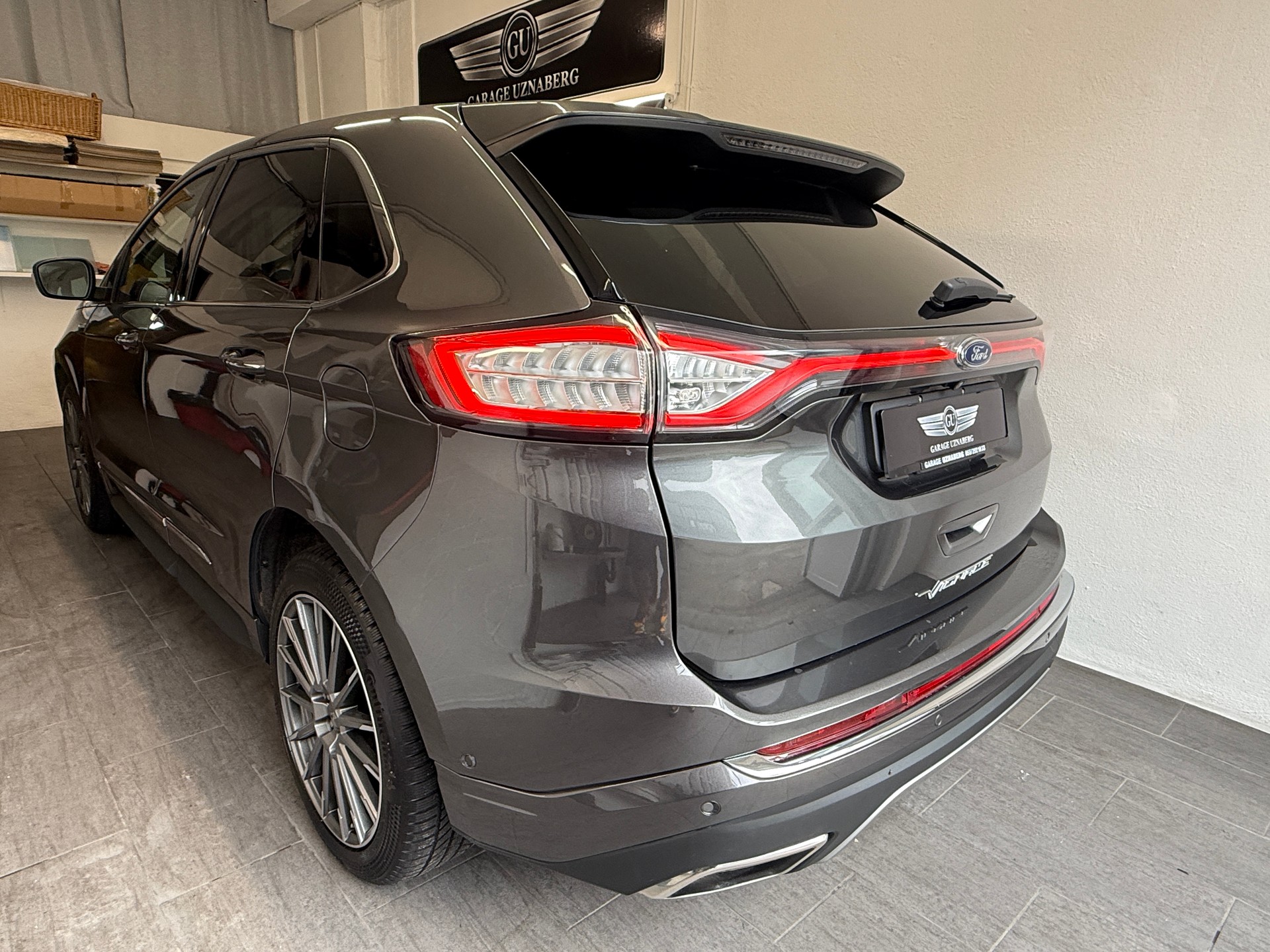 FORD Edge 2.0 TDCi Vignale 4WD PowerShift Ab 230.- pro Monat Sitheizung / Belüftung Panoramdach-showroom-element-2