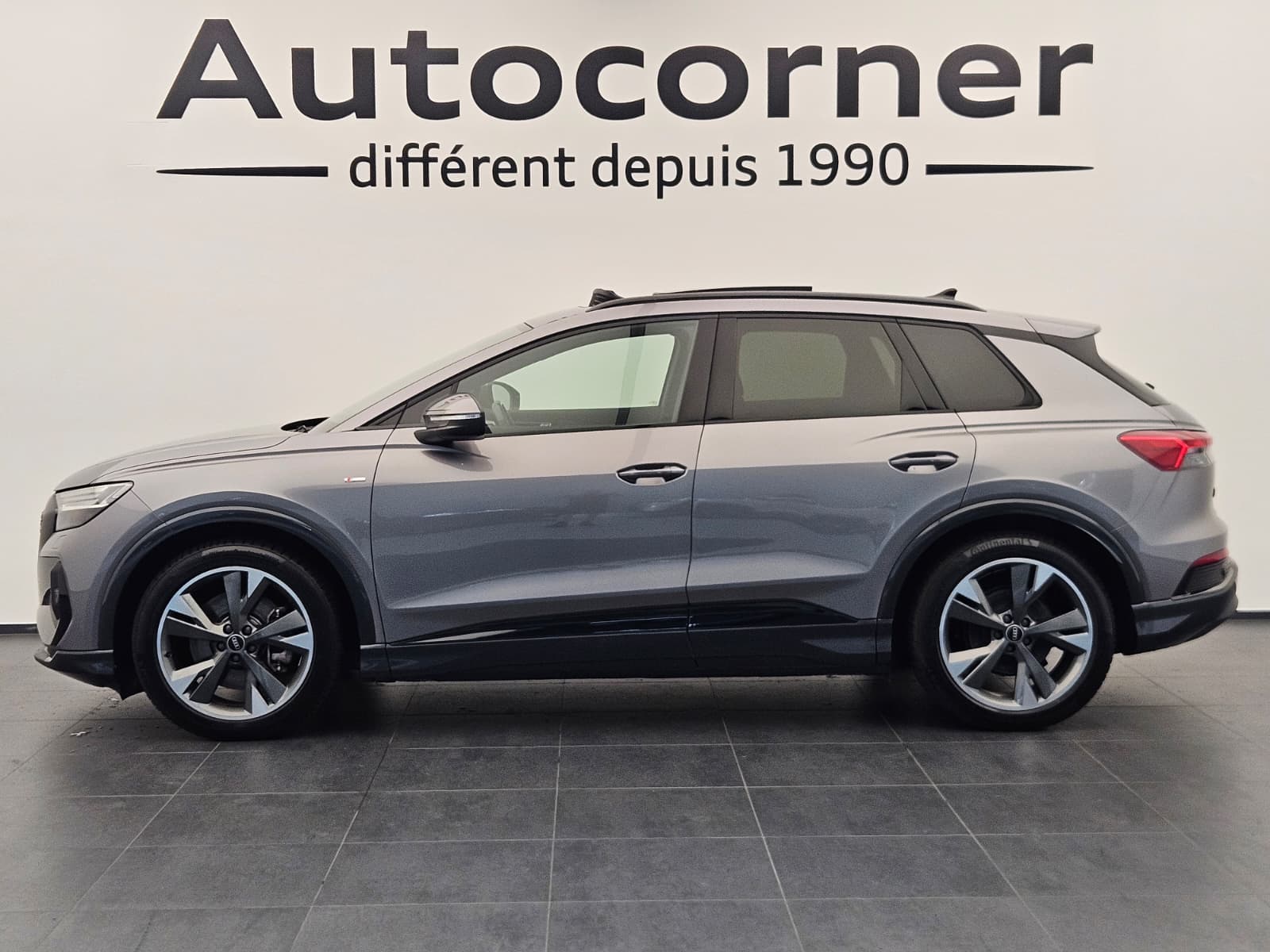 AUDI Q4 e-tron 50 quattro-showroom-element-1