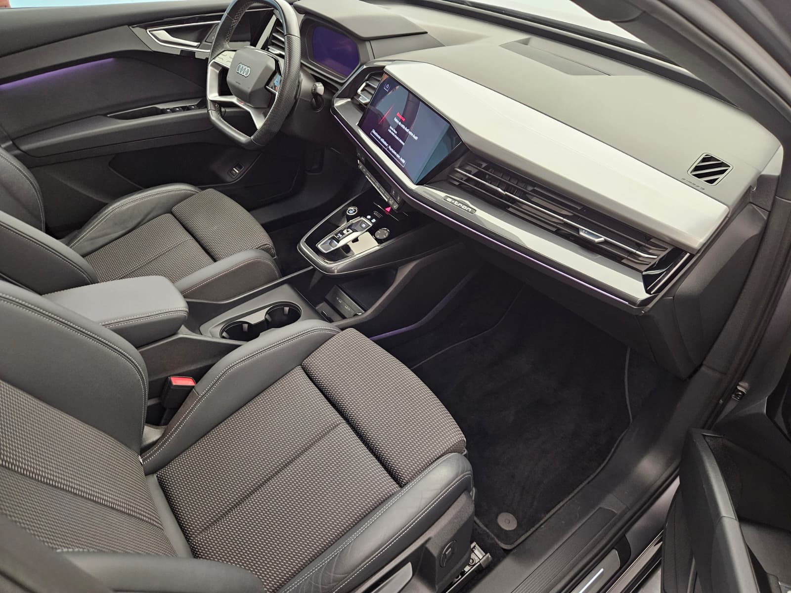AUDI Q4 e-tron 50 quattro-image-11