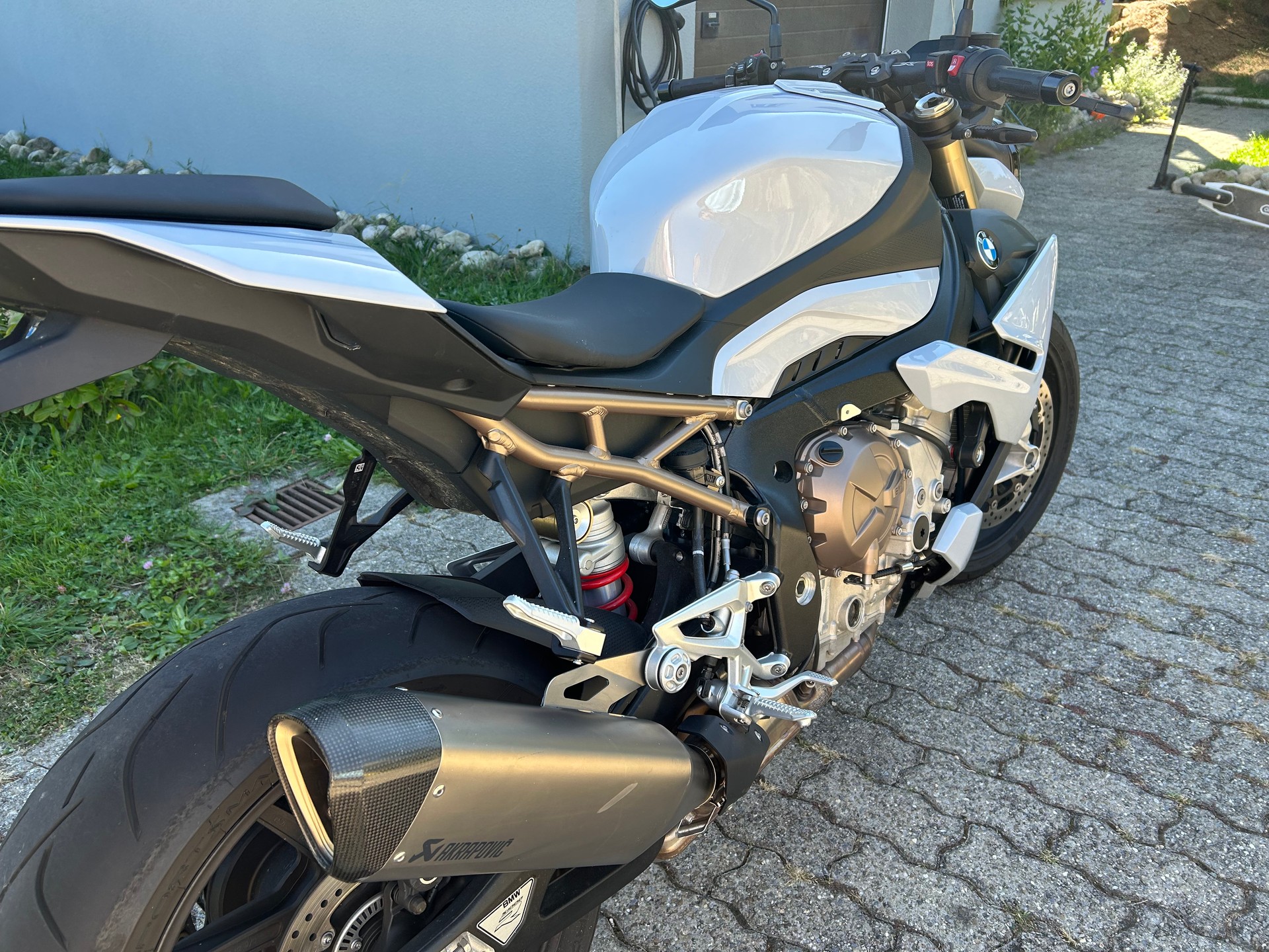 BMW S 1000 R-image-1