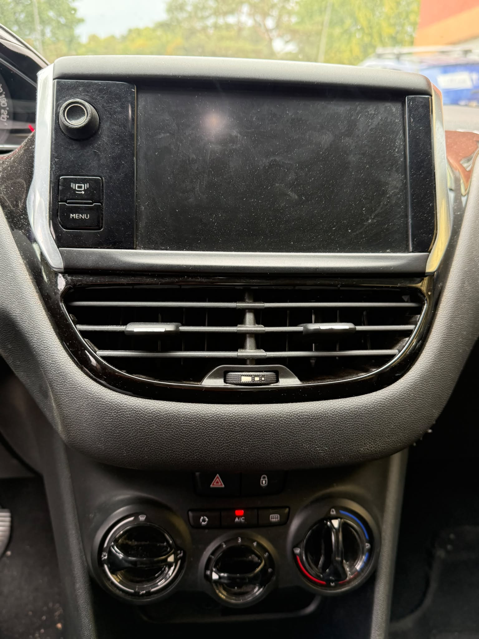 PEUGEOT 208 1.2 VTI Access-image-9