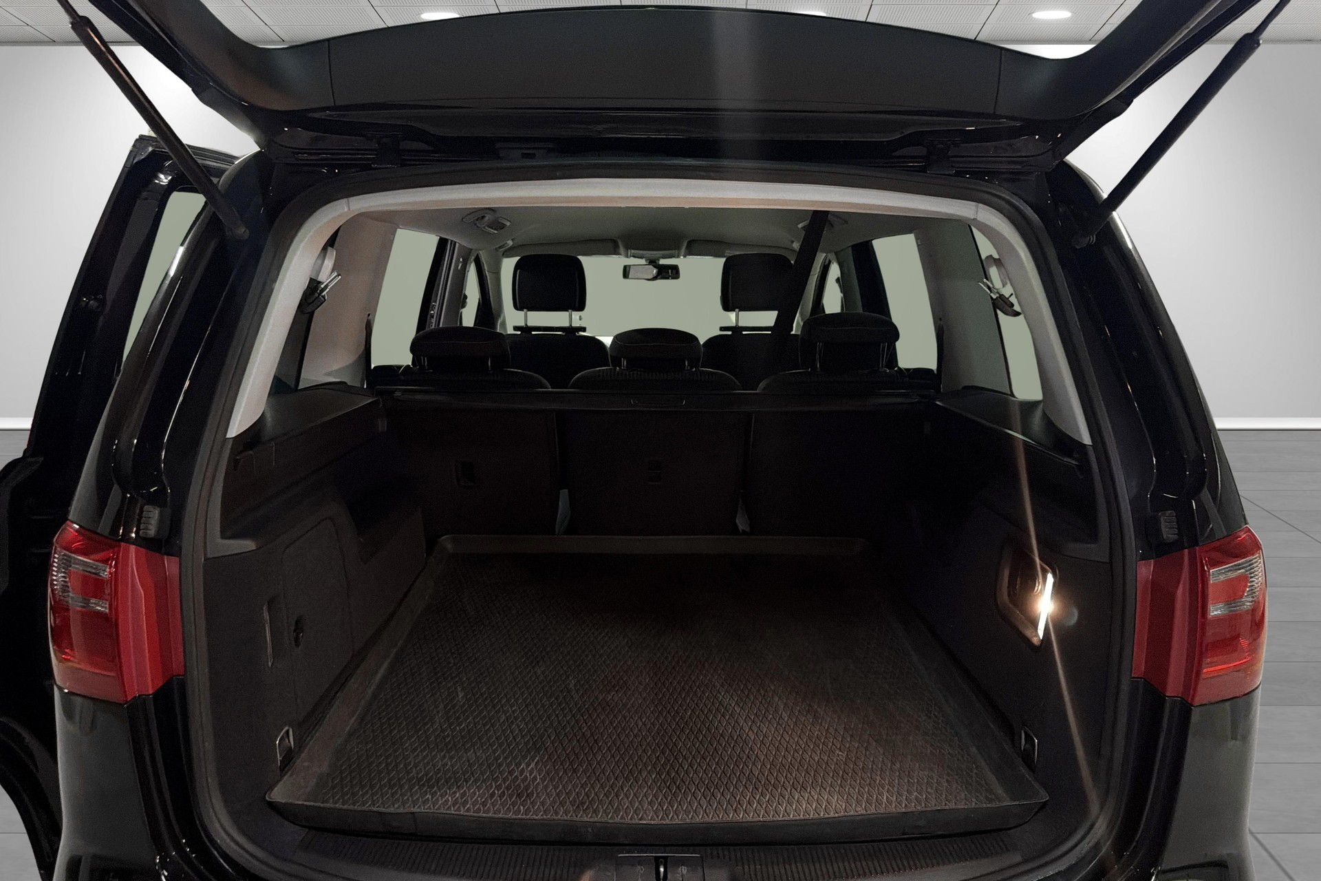 SEAT Alhambra 2.0 TSI Style DSG-image-17