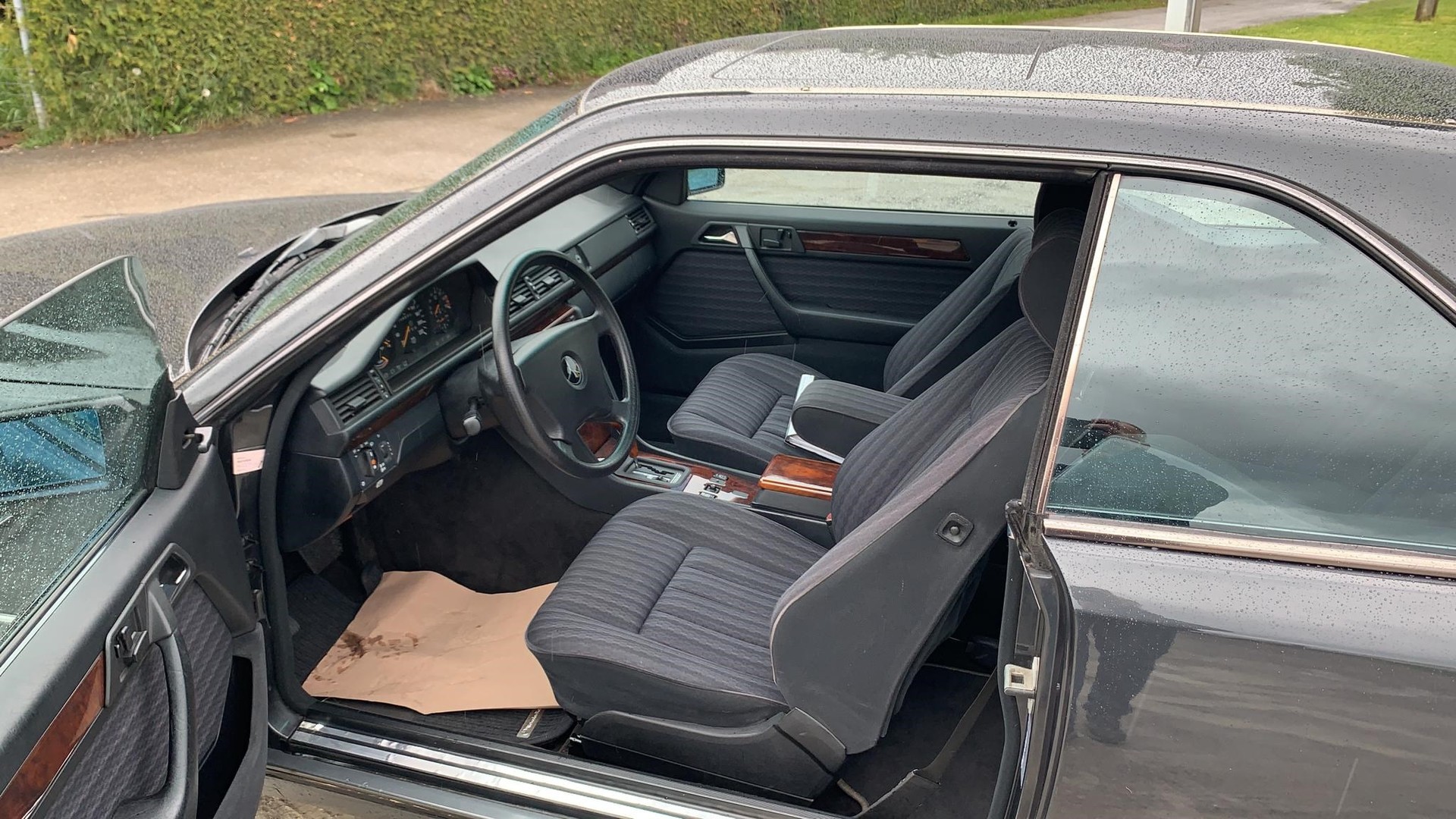 MERCEDES-BENZ 230 CE-image-8