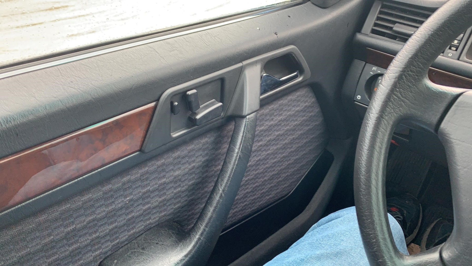 MERCEDES-BENZ 230 CE-image-14