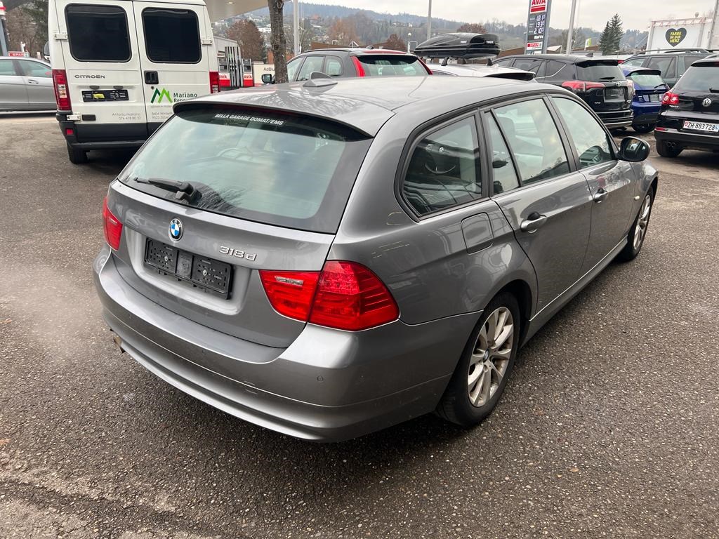 BMW 318d Touring Steptronic-showroom-element-3