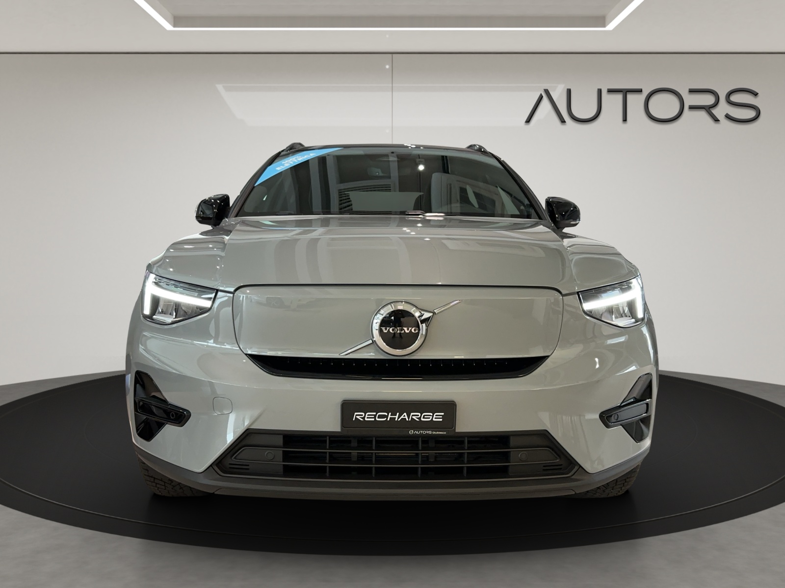 VOLVO XC40 Recharge E80 82kWh Plus RWD-showroom-element-3